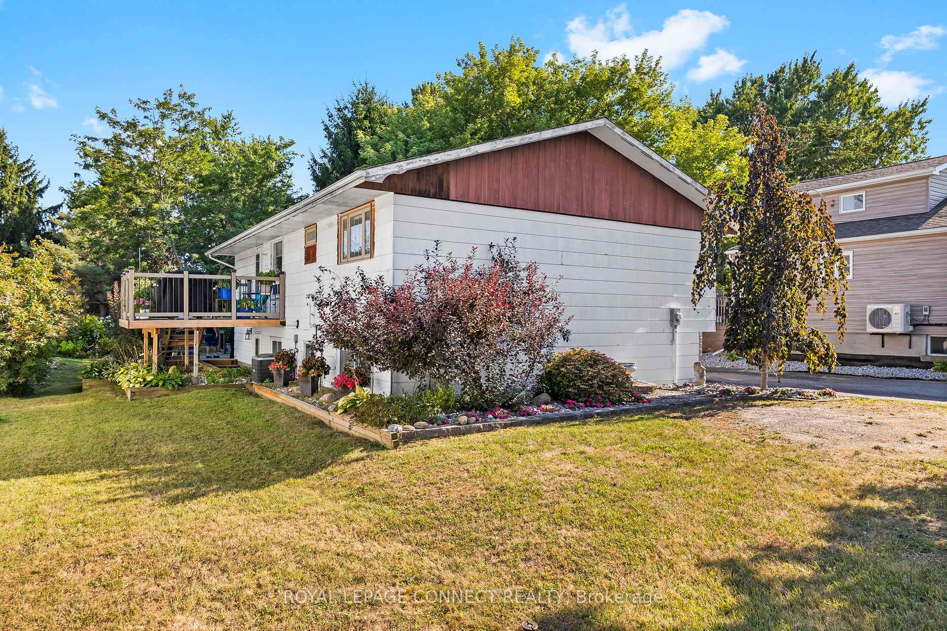 Photo 2 of 35 Lawson Road, Clarington, Courtice — HOMEH
