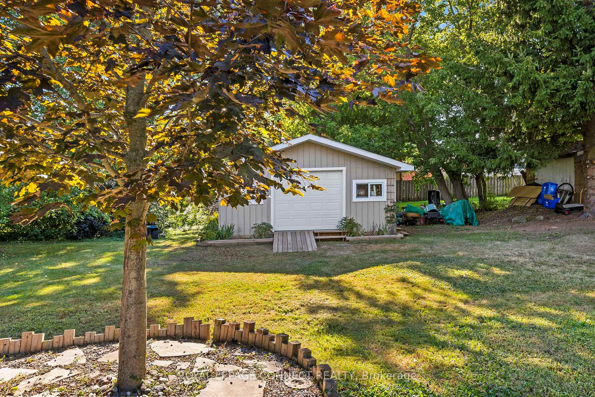 Photo 10 of 35 Lawson Road, Clarington, Courtice — HOMEH