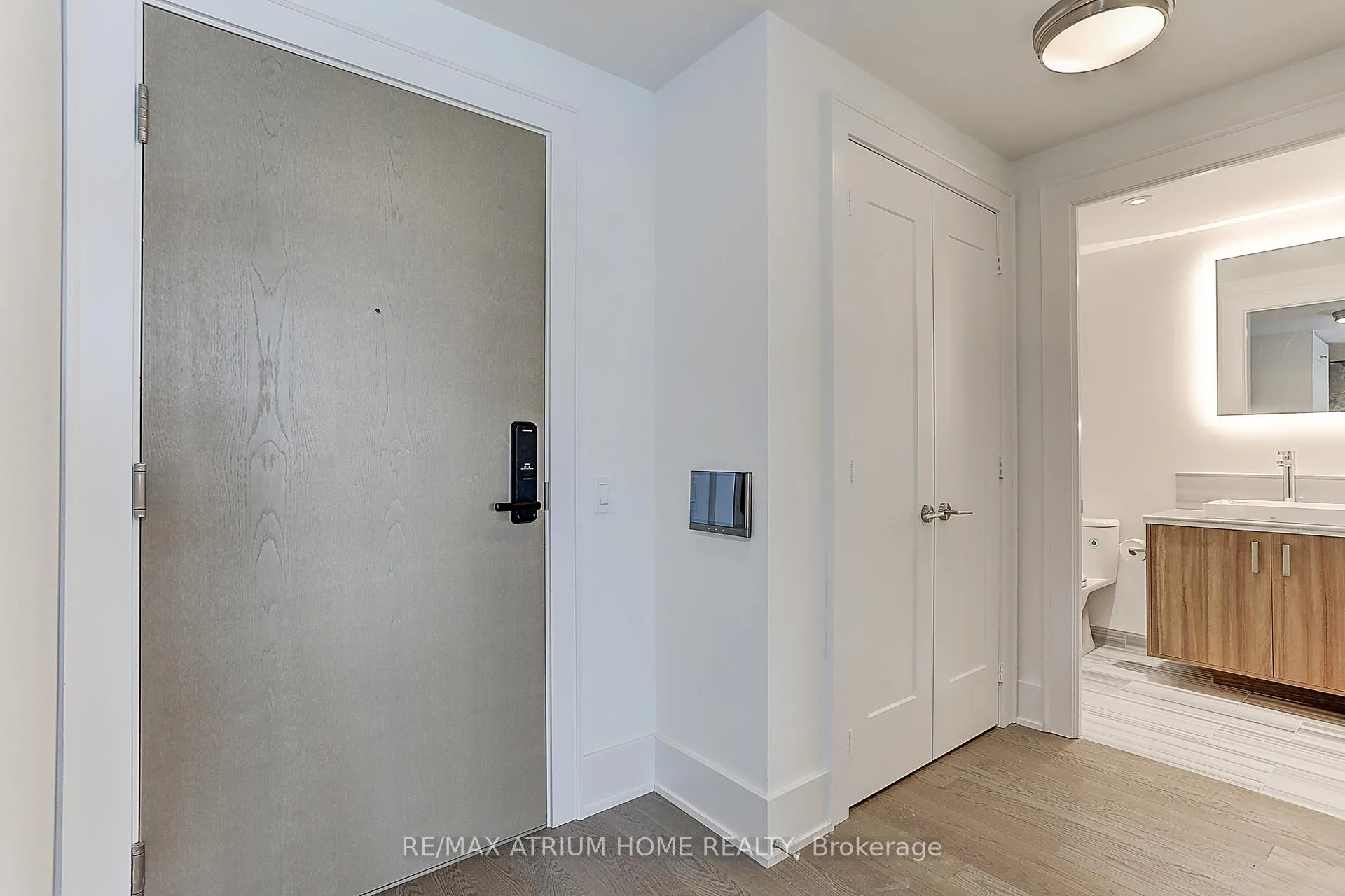 Photo 5 of Unit 608, 118 Merchants' Wharf S, Toronto, Waterfront Communities — HOMEH