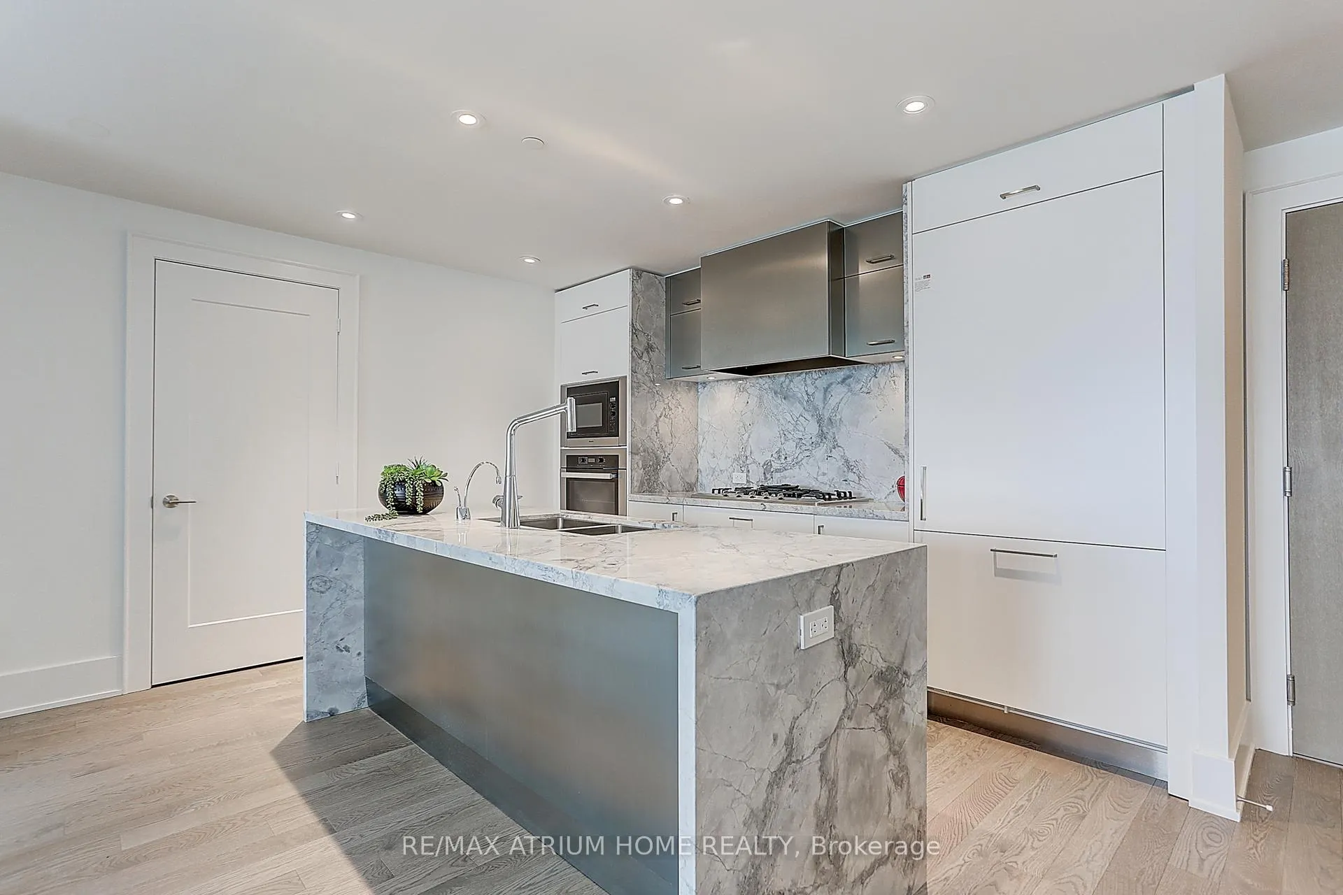Photo 6 of Unit 608, 118 Merchants' Wharf S, Toronto, Waterfront Communities — HOMEH