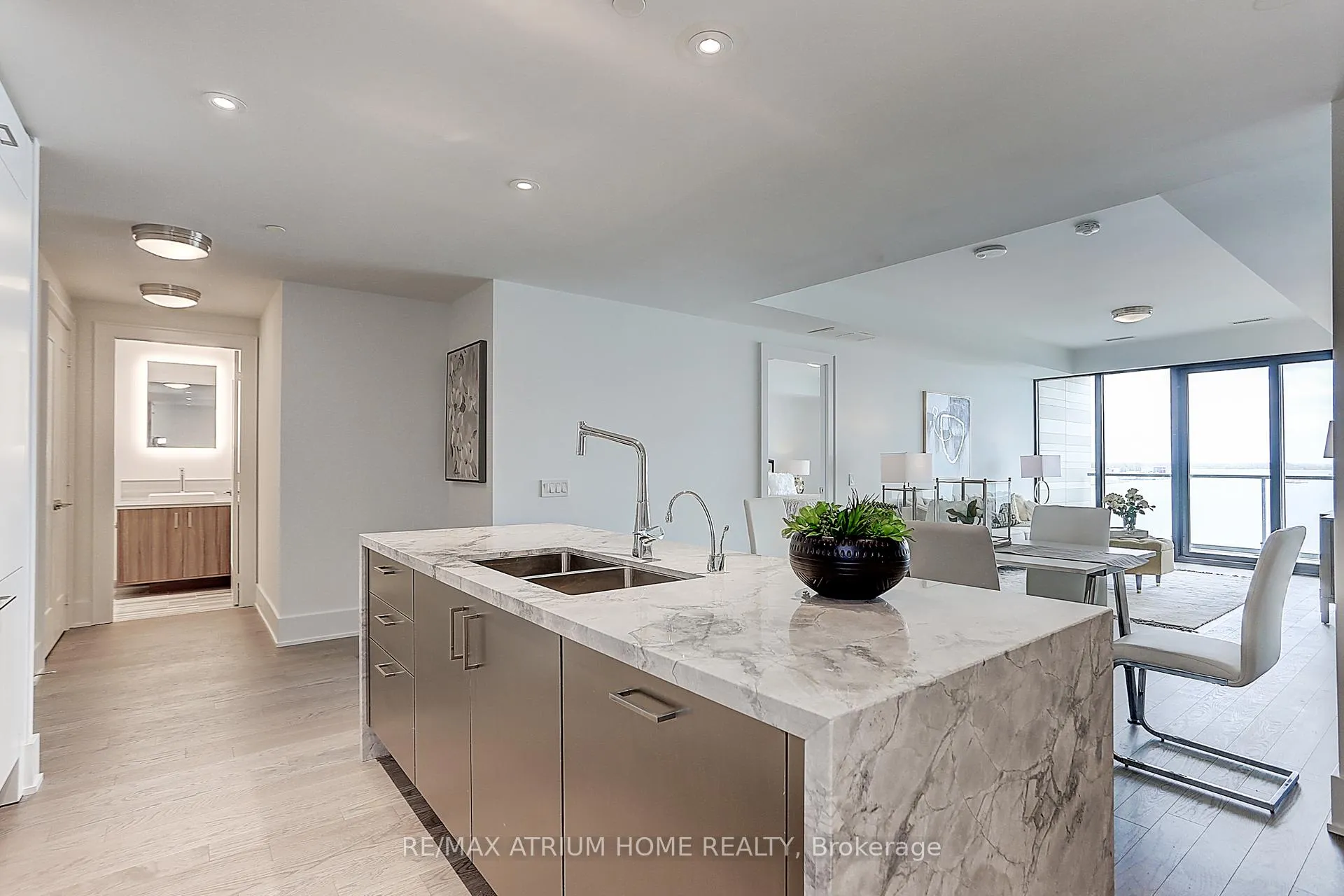 Photo 9 of Unit 608, 118 Merchants' Wharf S, Toronto, Waterfront Communities — HOMEH