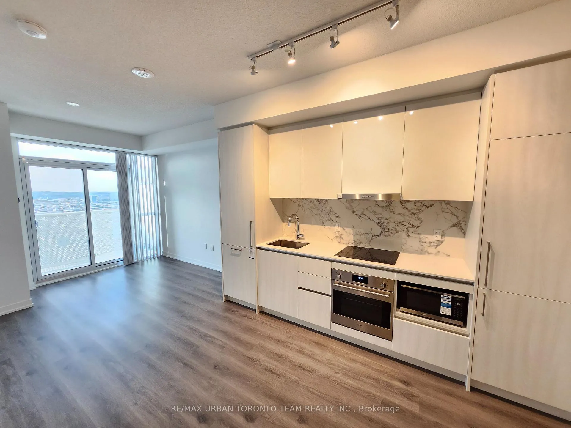 Photo 2 of Unit 6010, 225 Commerce St Street, Vaughan, Vaughan Corporate Centre — HOMEH