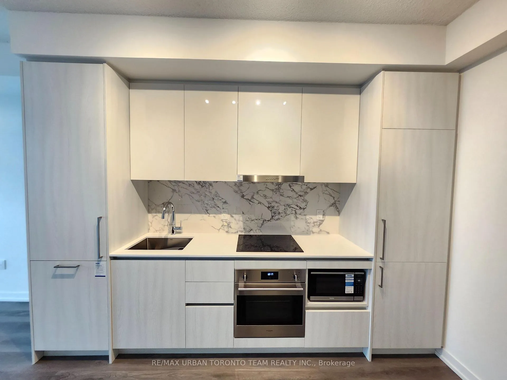 Photo 3 of Unit 6010, 225 Commerce St Street, Vaughan, Vaughan Corporate Centre — HOMEH