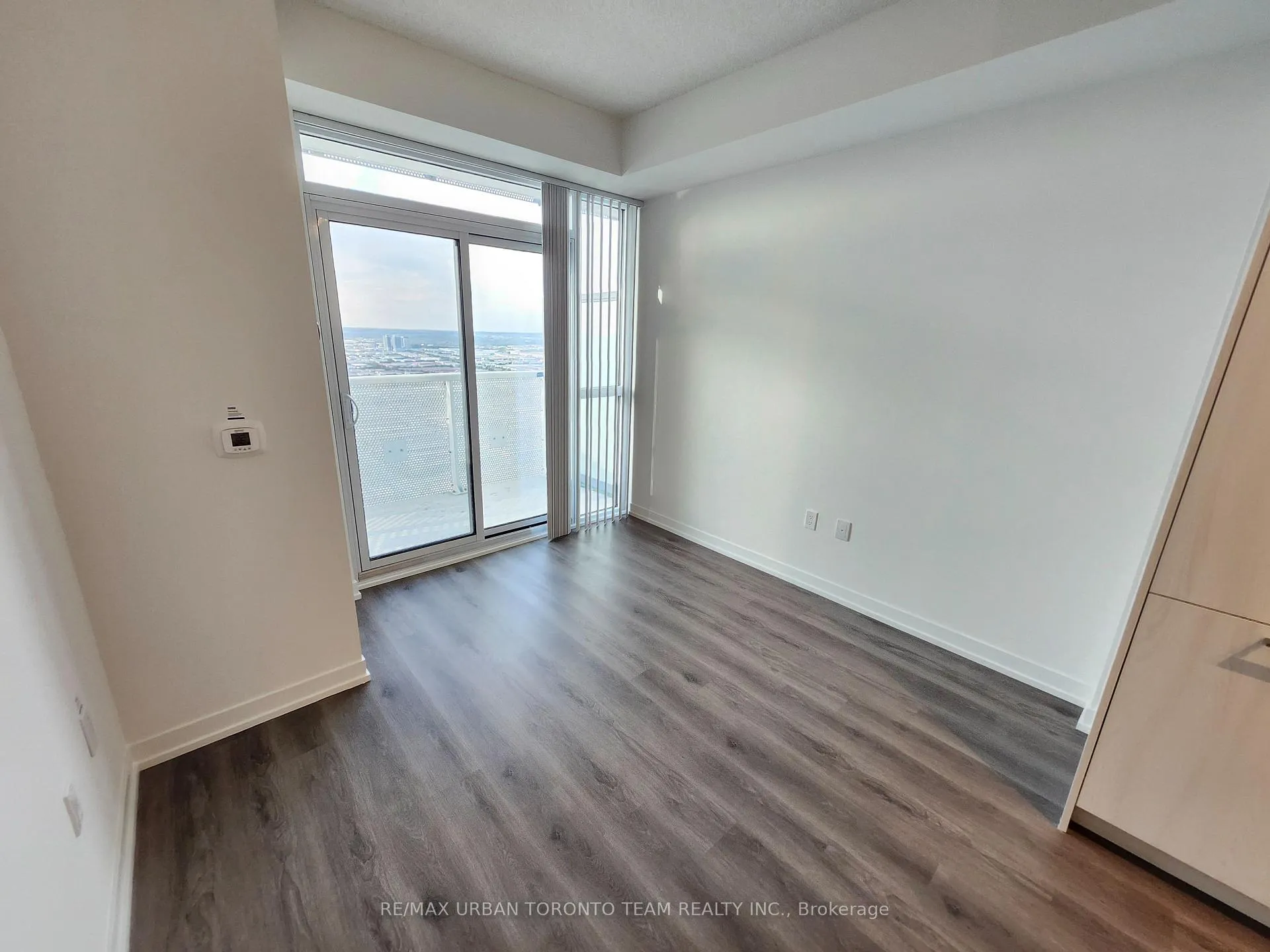 Photo 4 of Unit 6010, 225 Commerce St Street, Vaughan, Vaughan Corporate Centre — HOMEH