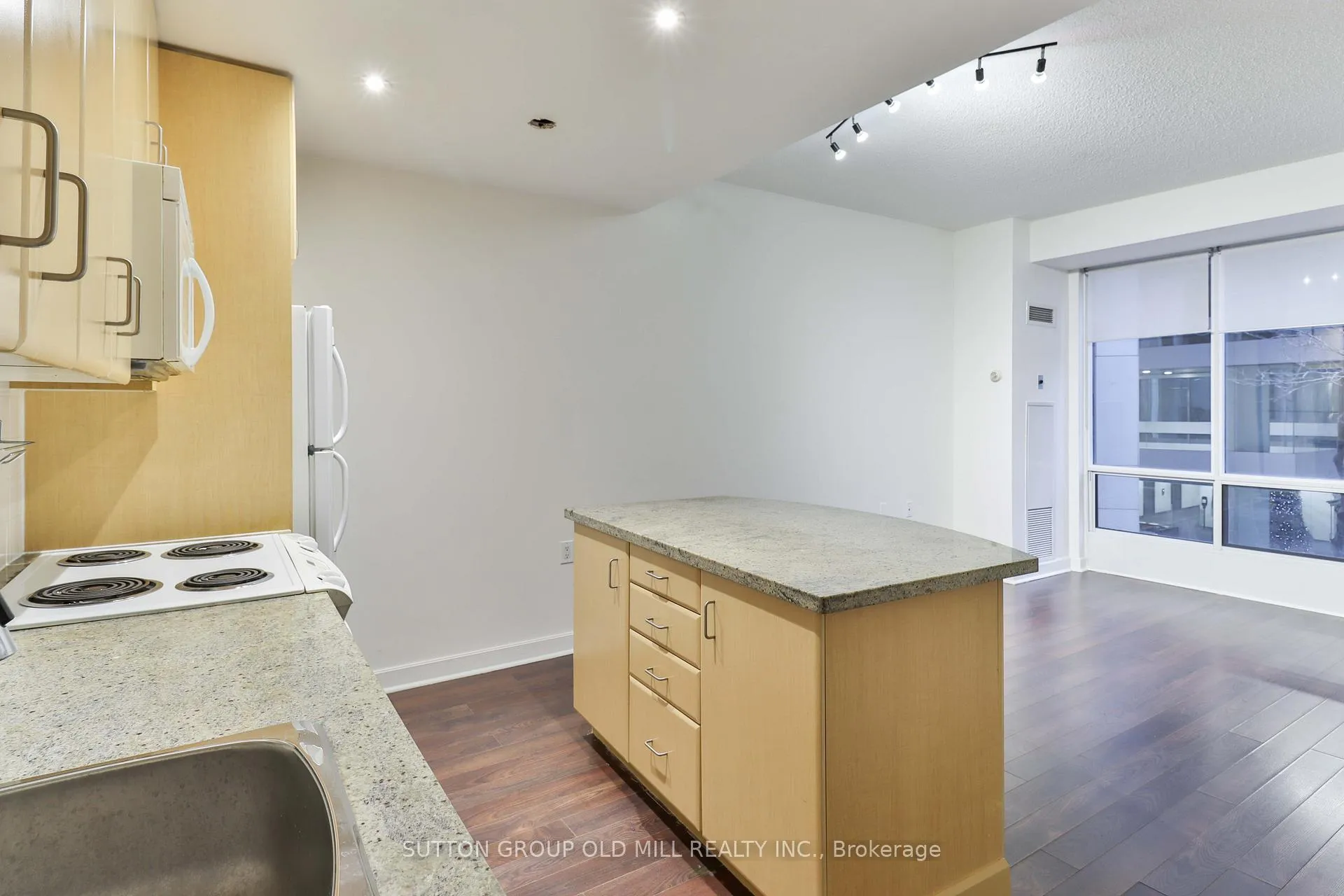Photo 7 of Unit 208, 85 Bloor Street E, Toronto, Church-Yonge Corridor — HOMEH