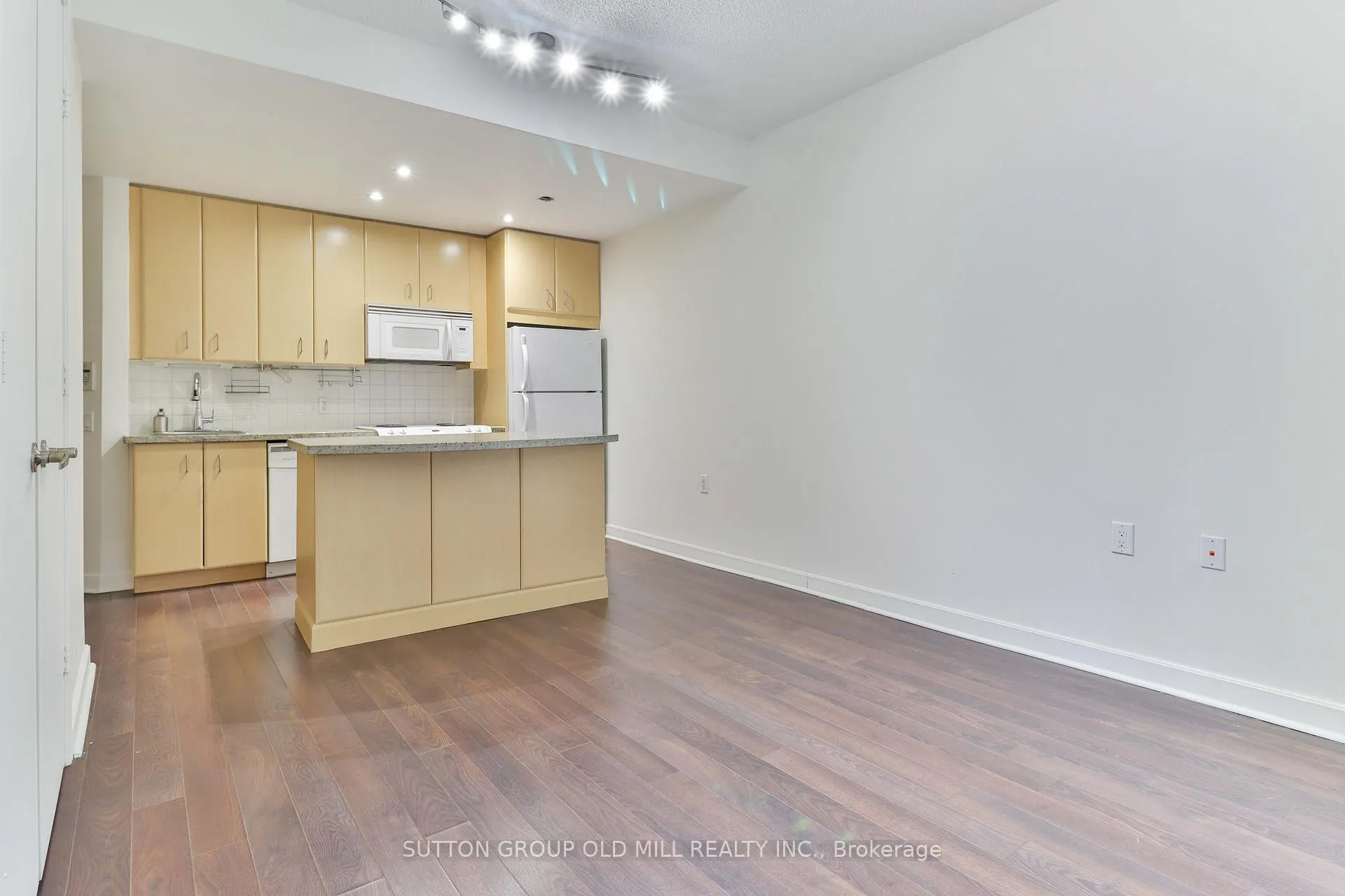 Photo 16 of Unit 208, 85 Bloor Street E, Toronto, Church-Yonge Corridor — HOMEH
