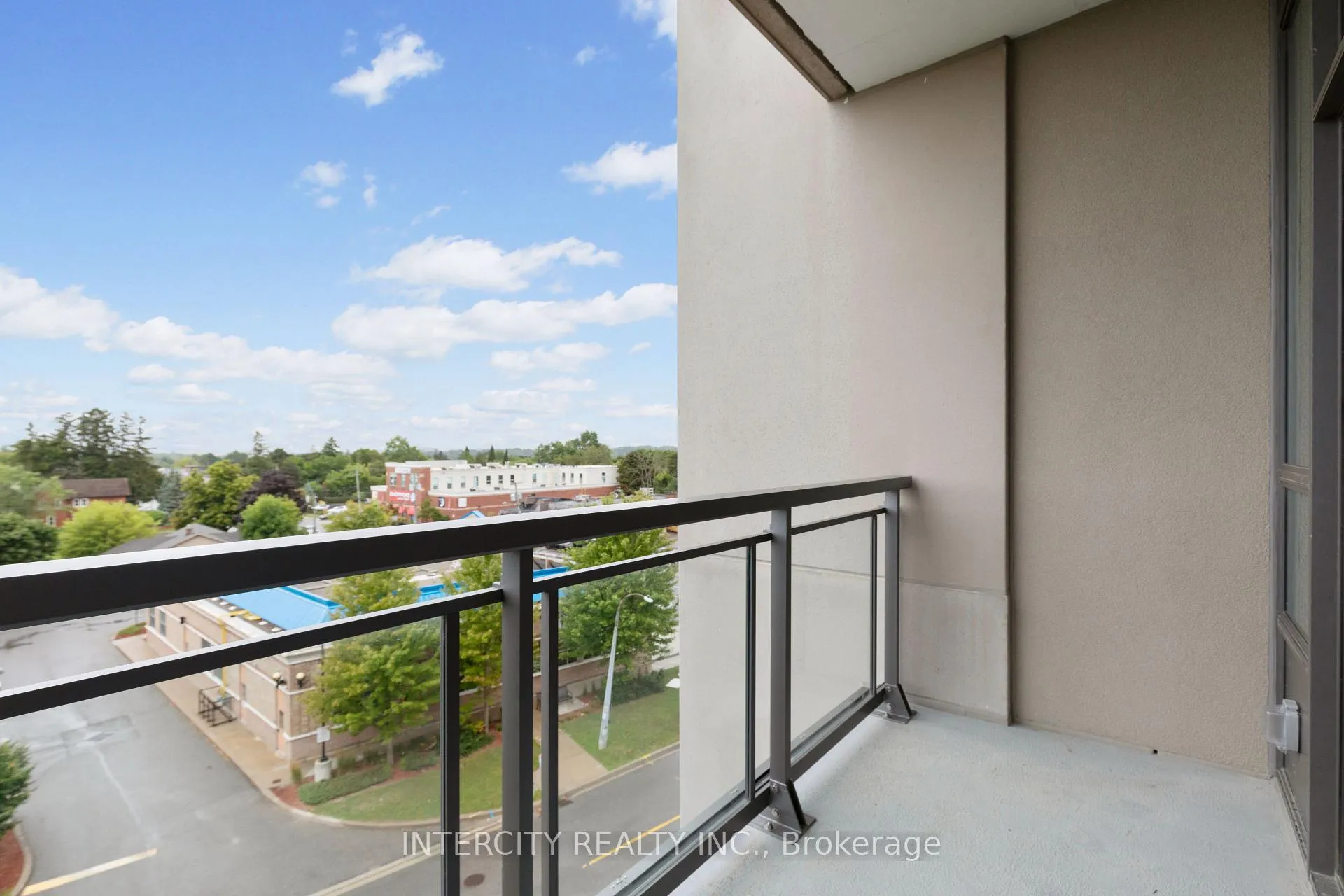 Photo 18 of Unit 519, 2075 King Road, King, King City — HOMEH