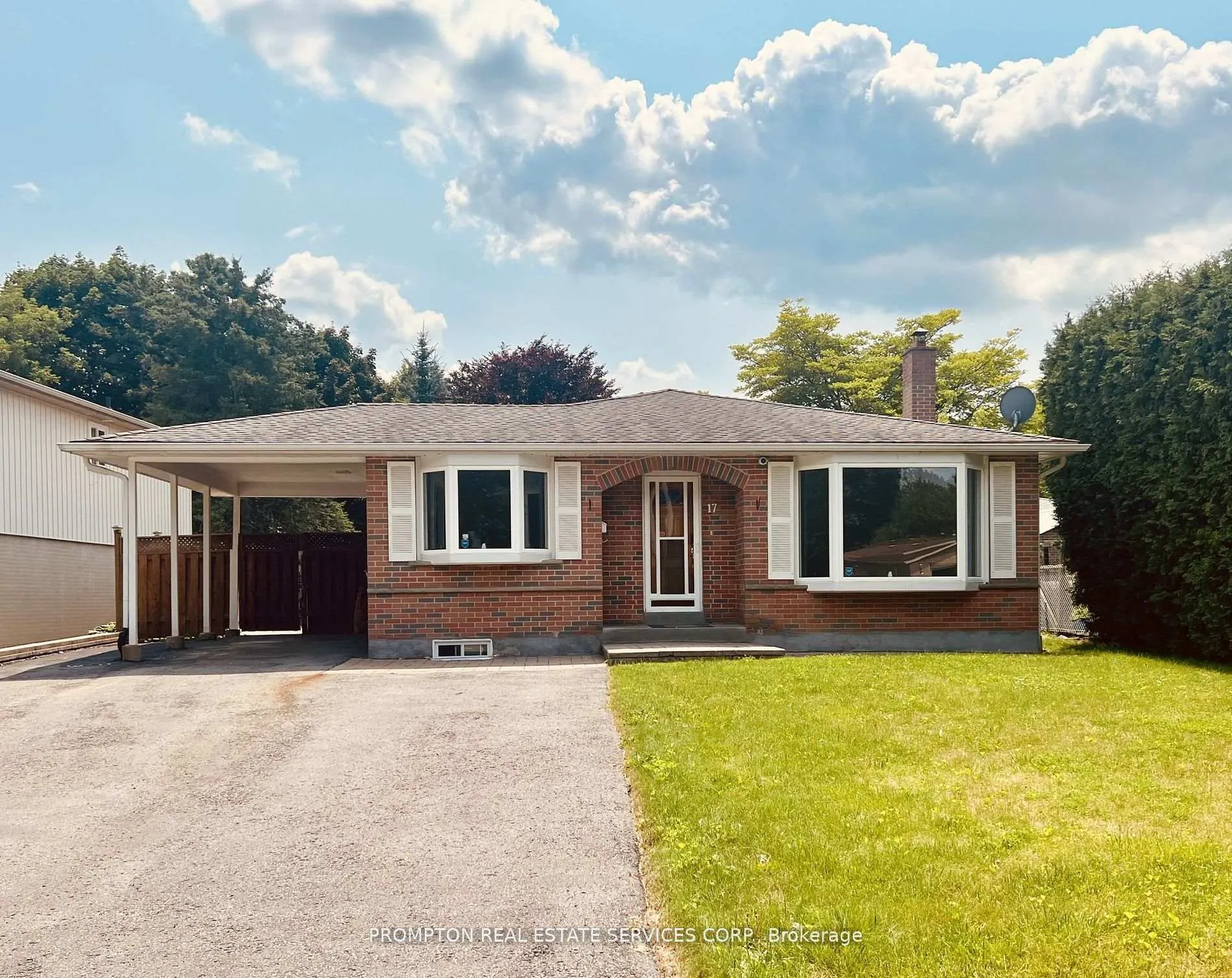 Photo 1 of Unit Main, 17 Devins Drive, Aurora, Aurora Heights — HOMEH