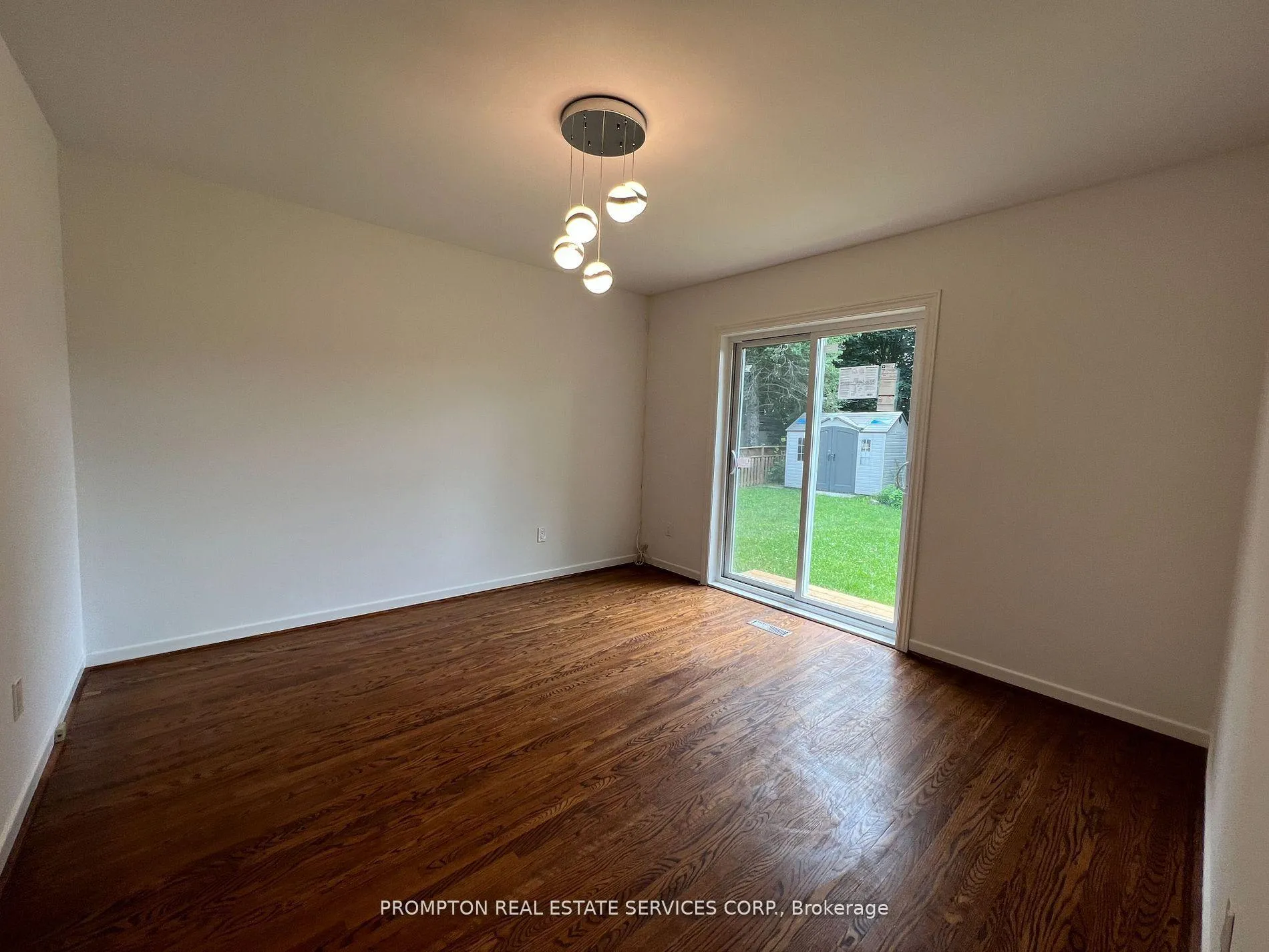 Photo 5 of Unit Main, 17 Devins Drive, Aurora, Aurora Heights — HOMEH
