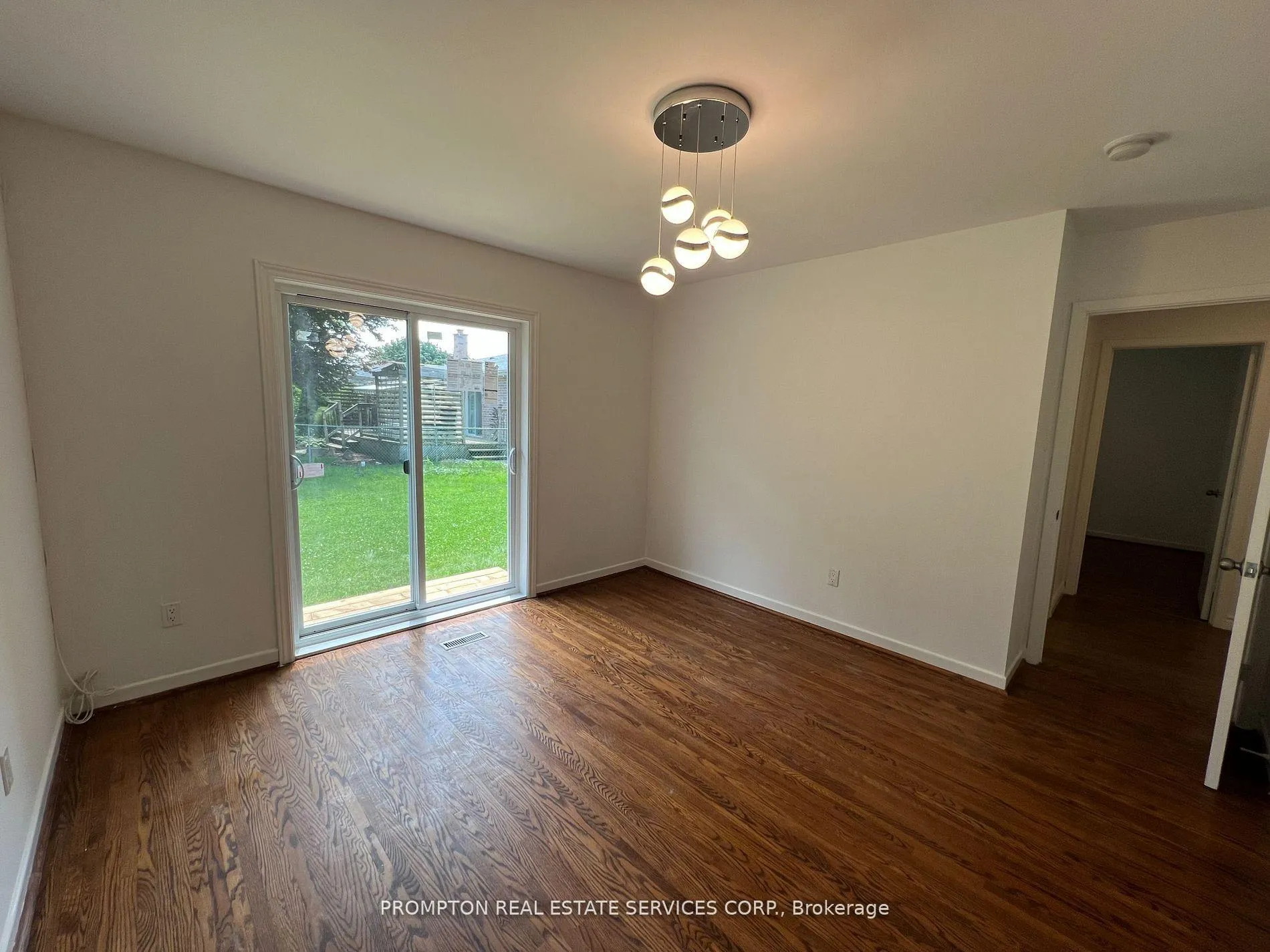 Photo 7 of Unit Main, 17 Devins Drive, Aurora, Aurora Heights — HOMEH