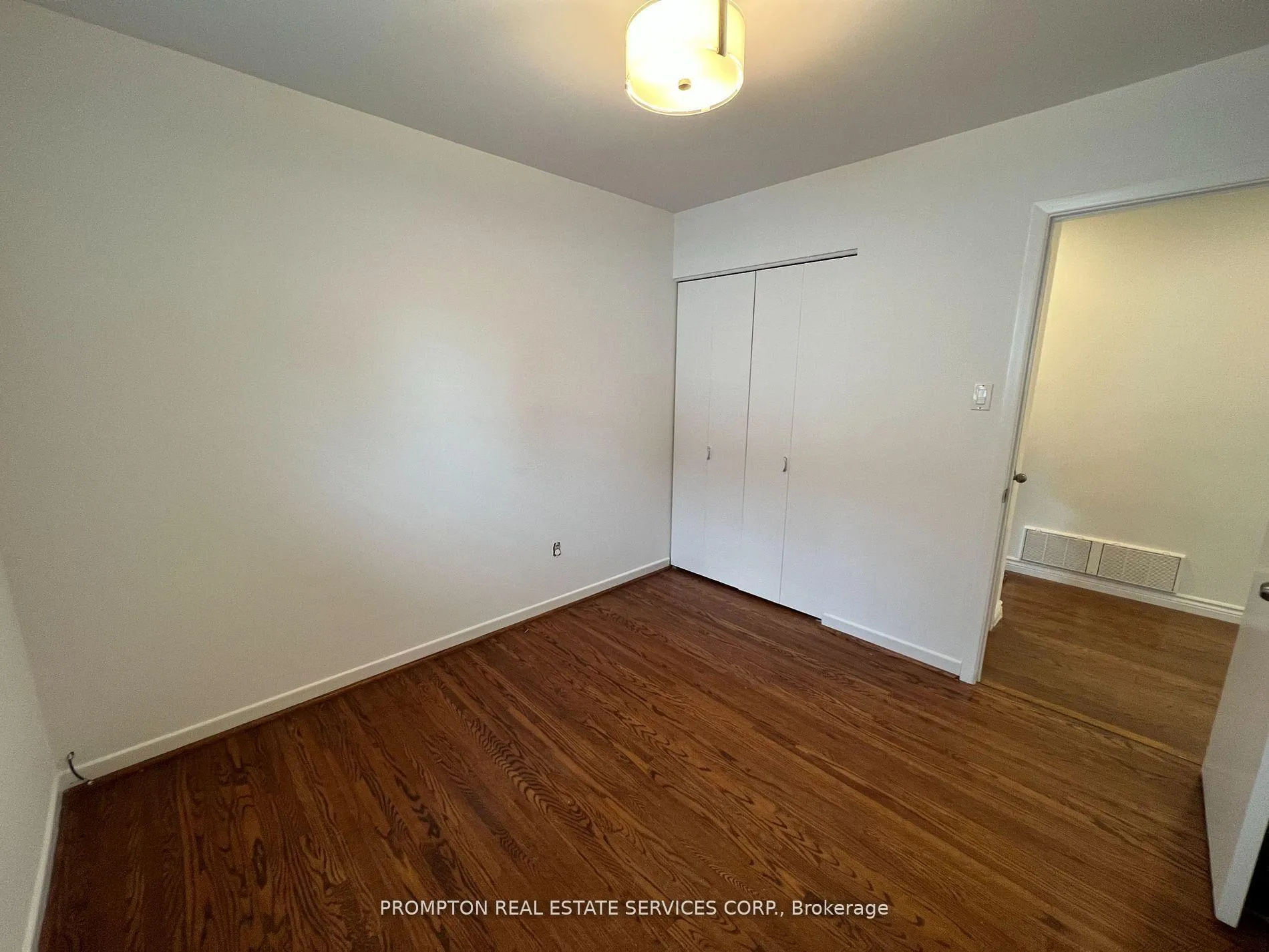 Photo 9 of Unit Main, 17 Devins Drive, Aurora, Aurora Heights — HOMEH