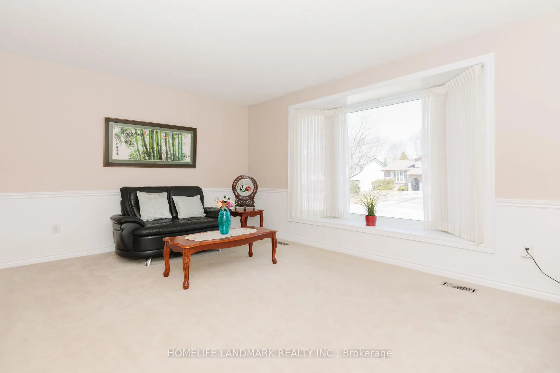 Photo 2 of 254 Athabasca Street, Oshawa, Donevan — HOMEH
