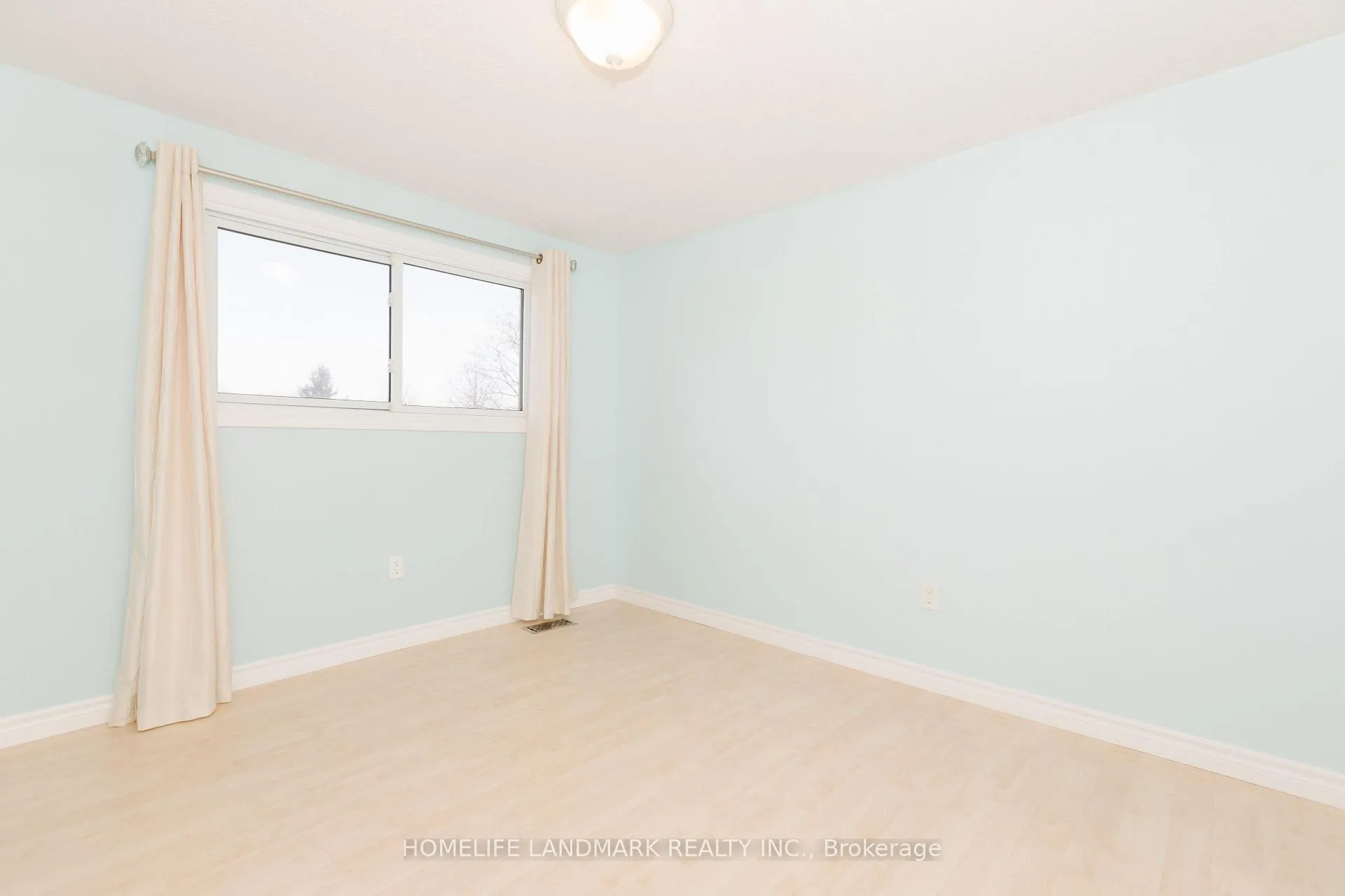 Photo 19 of 254 Athabasca Street, Oshawa, Donevan — HOMEH