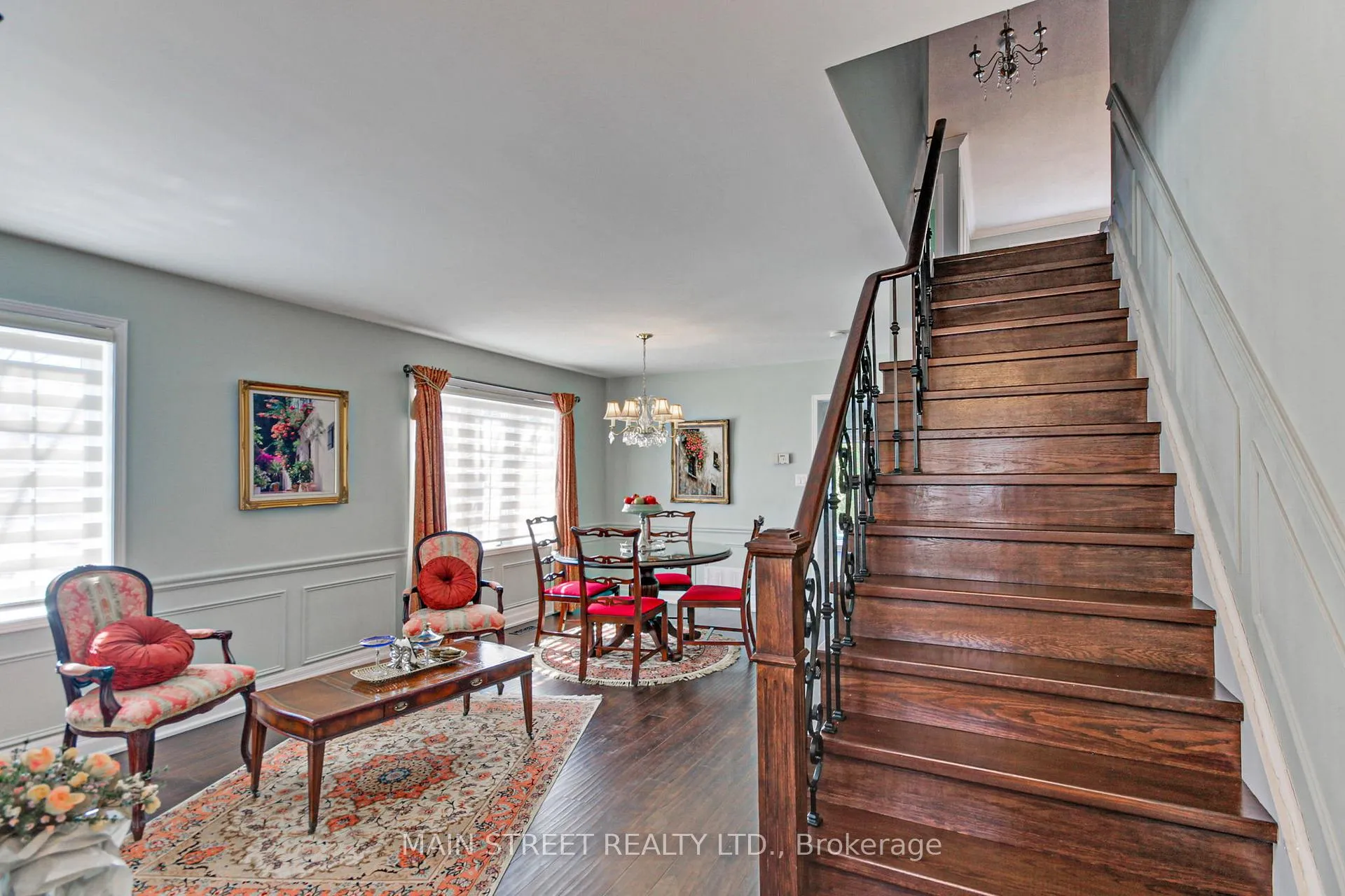 Photo 4 of 108 Hollandview Trail, Aurora, Bayview Wellington — HOMEH