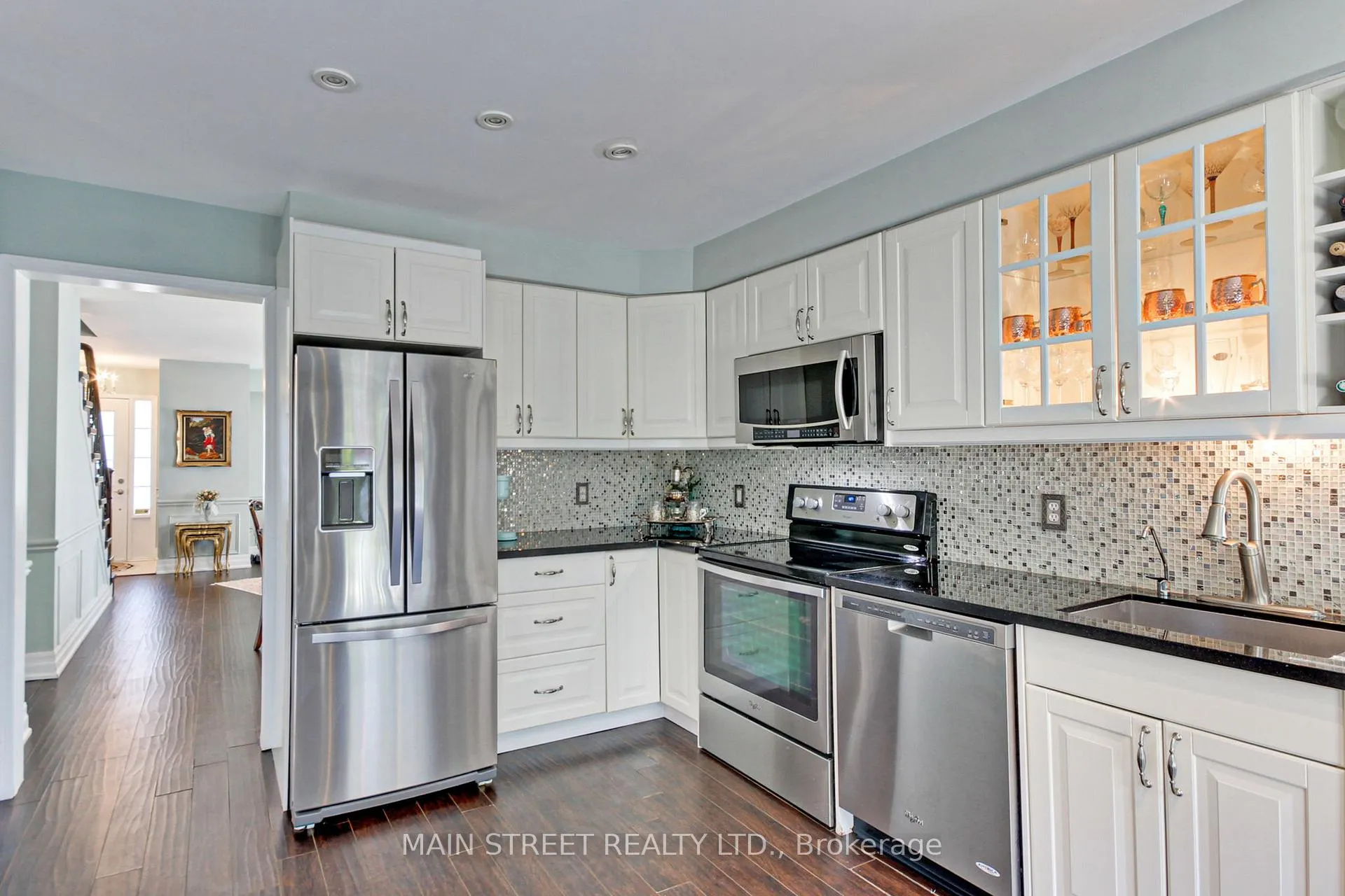 Photo 11 of 108 Hollandview Trail, Aurora, Bayview Wellington — HOMEH