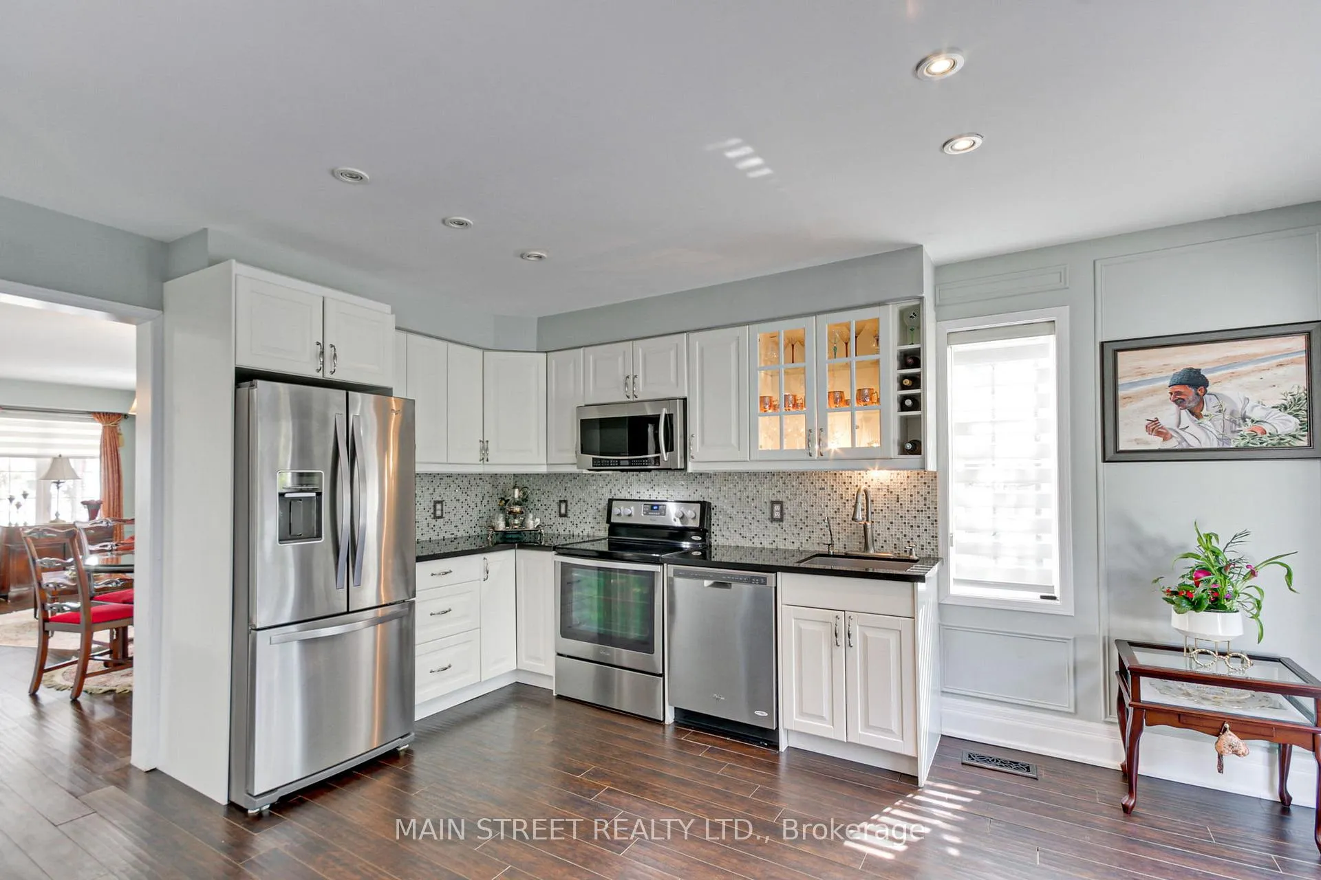 Photo 13 of 108 Hollandview Trail, Aurora, Bayview Wellington — HOMEH