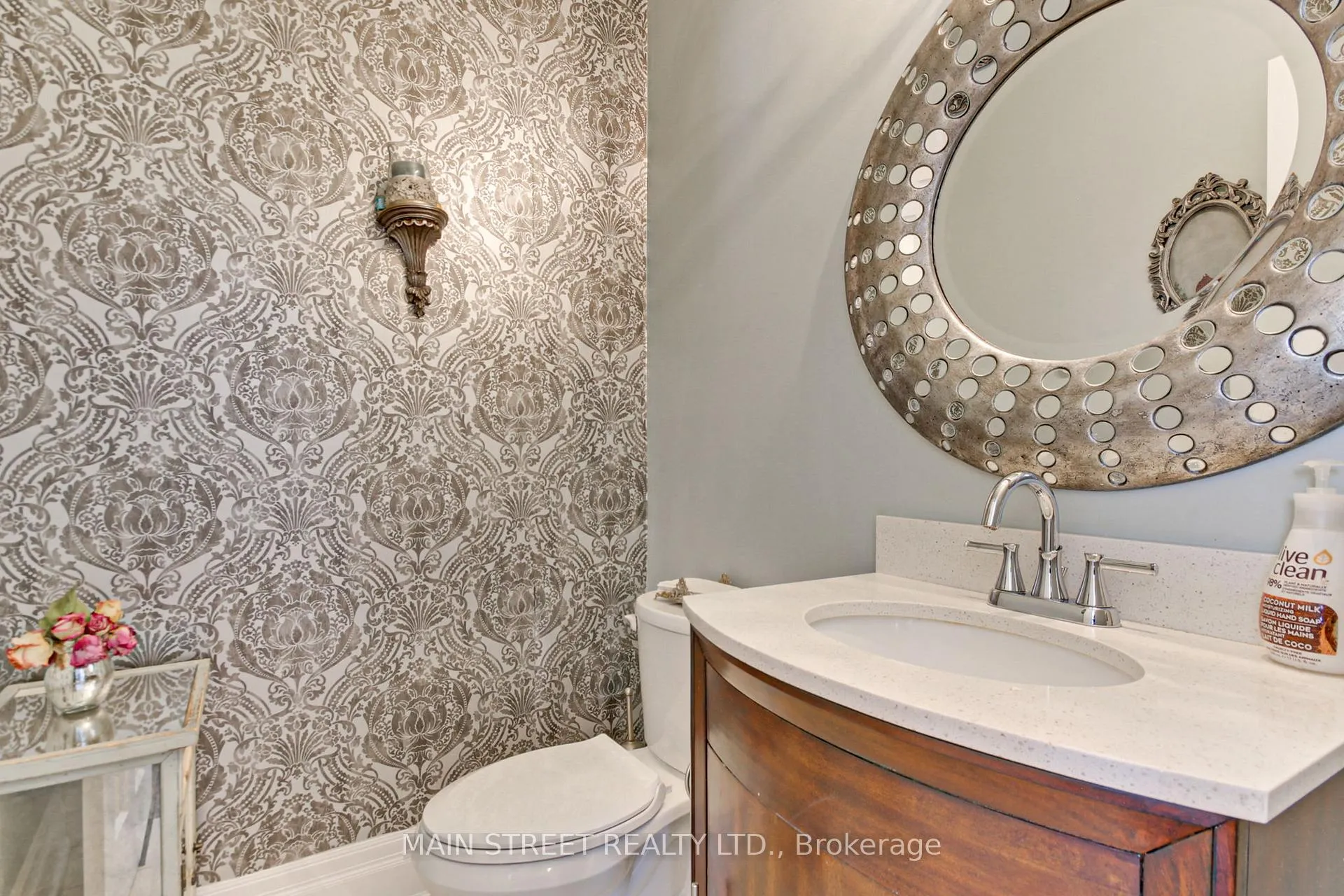 Photo 21 of 108 Hollandview Trail, Aurora, Bayview Wellington — HOMEH