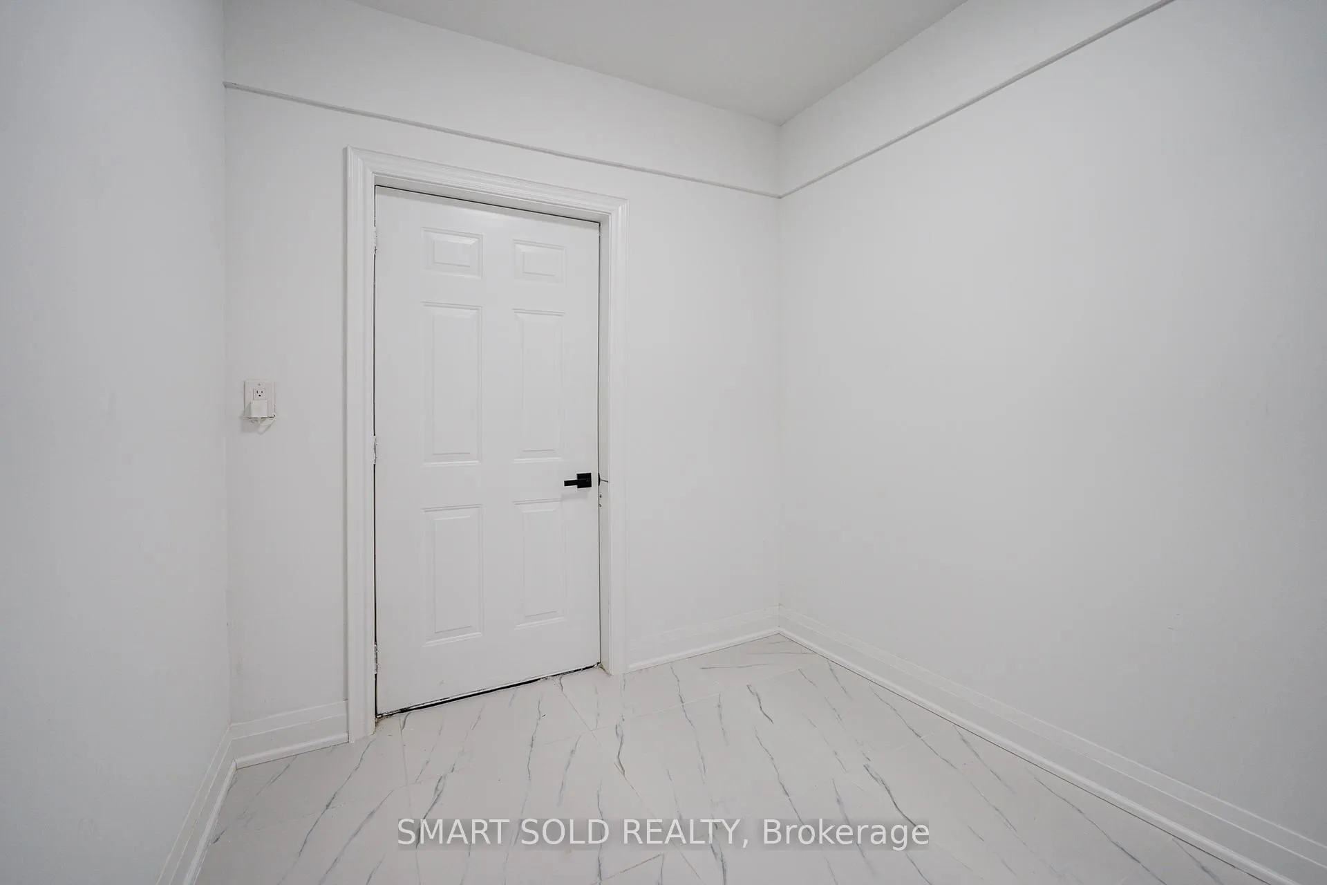 Photo 7 of 1081 Gerrard Street E, Toronto, South Riverdale — HOMEH