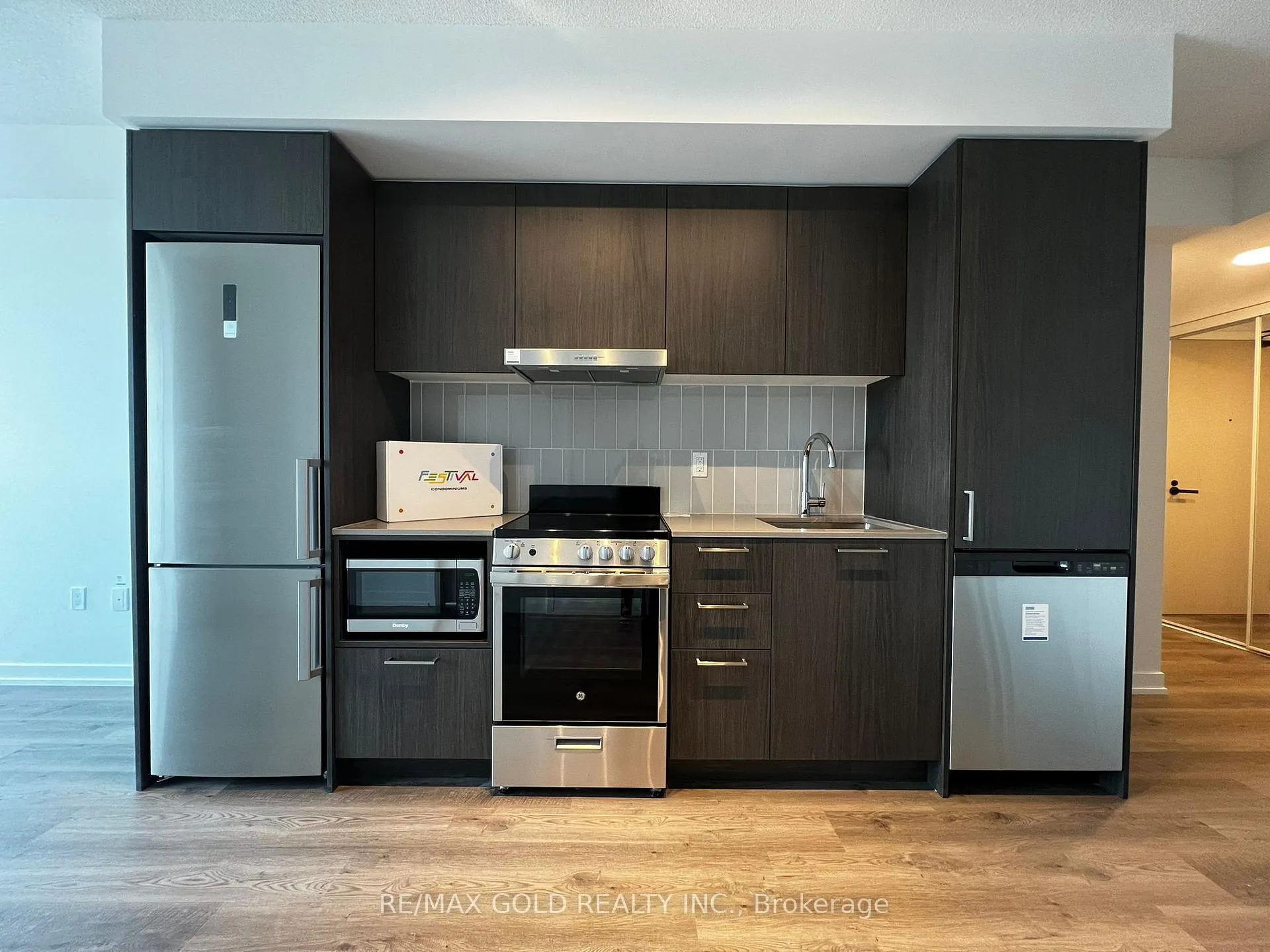 Photo 5 of Unit 2303, 195 Commerce Street, Vaughan, Vaughan Corporate Centre — HOMEH