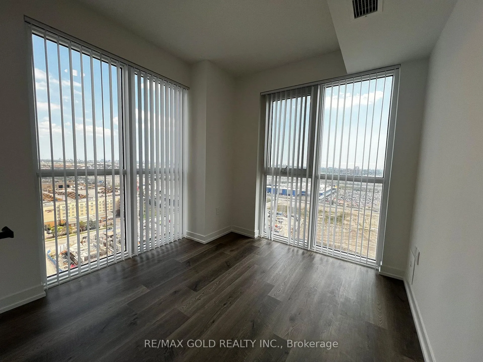Photo 12 of Unit 2303, 195 Commerce Street, Vaughan, Vaughan Corporate Centre — HOMEH