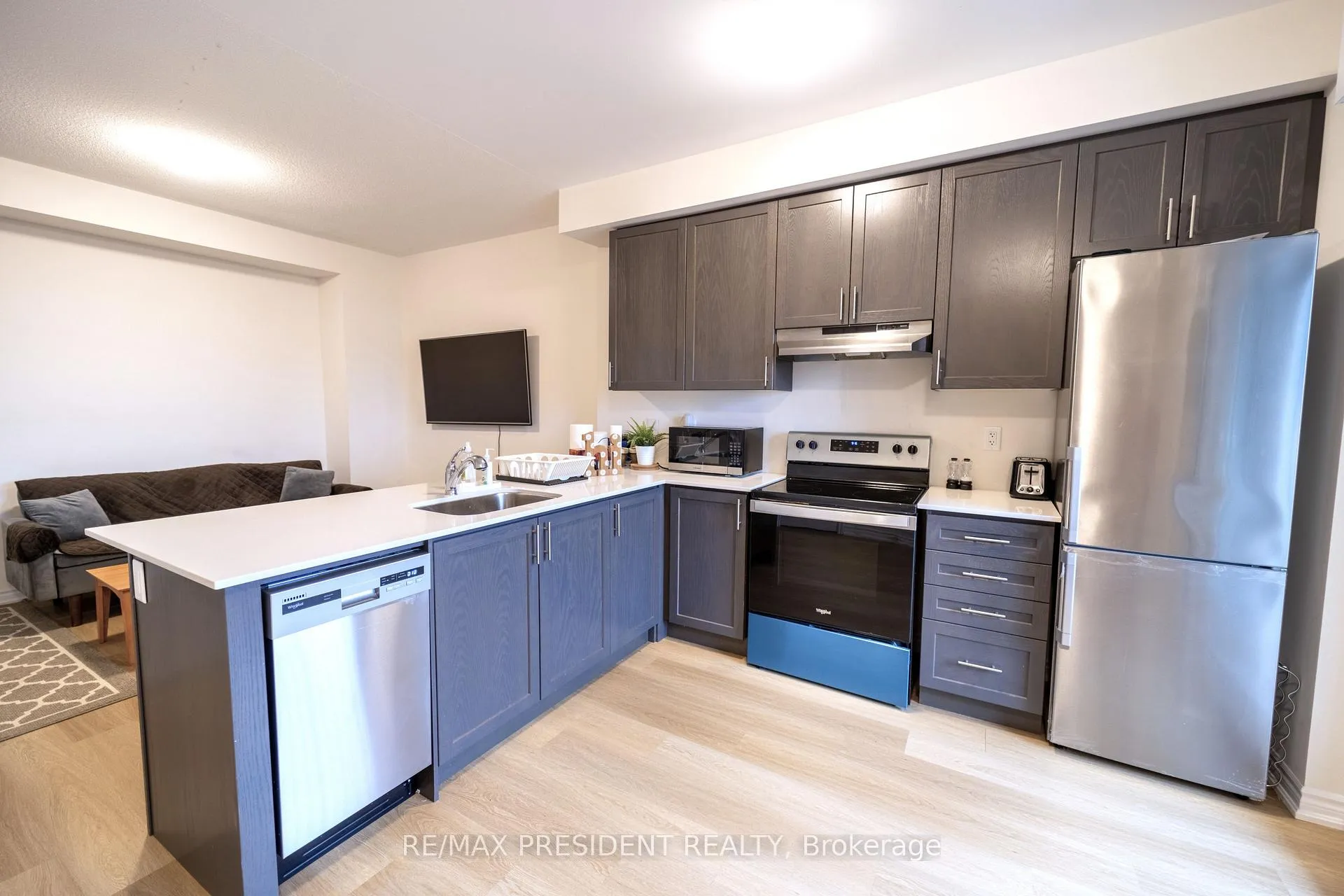 Front of Unit 17, 480 Beresford Path