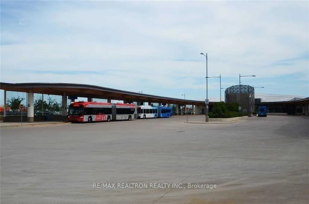 Photo 17 of Unit 3211, 950 Portage Parkway, Vaughan, Vaughan Corporate Centre — HOMEH