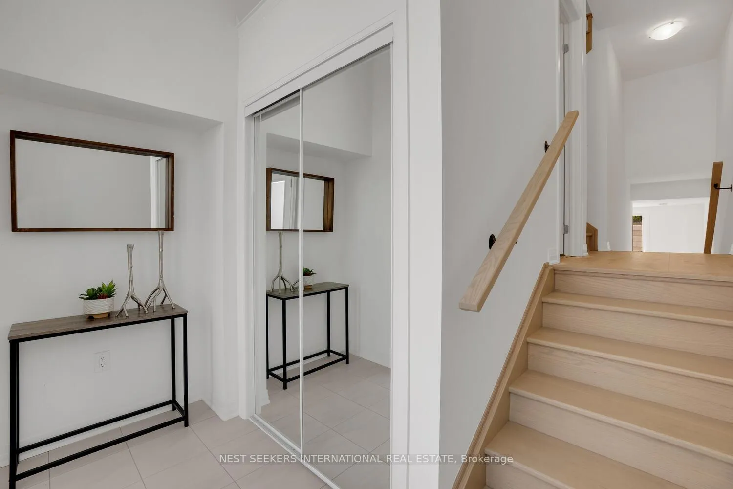 Photo 2 of 58 Totten Trail, New Tecumseth, Tottenham — HOMEH