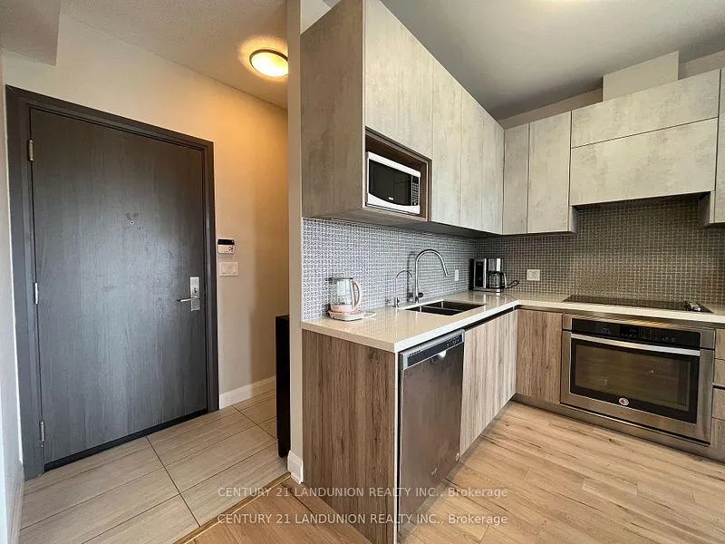 Photo 3 of Unit 612, 25 Water Walk Drive, Markham, Unionville — HOMEH