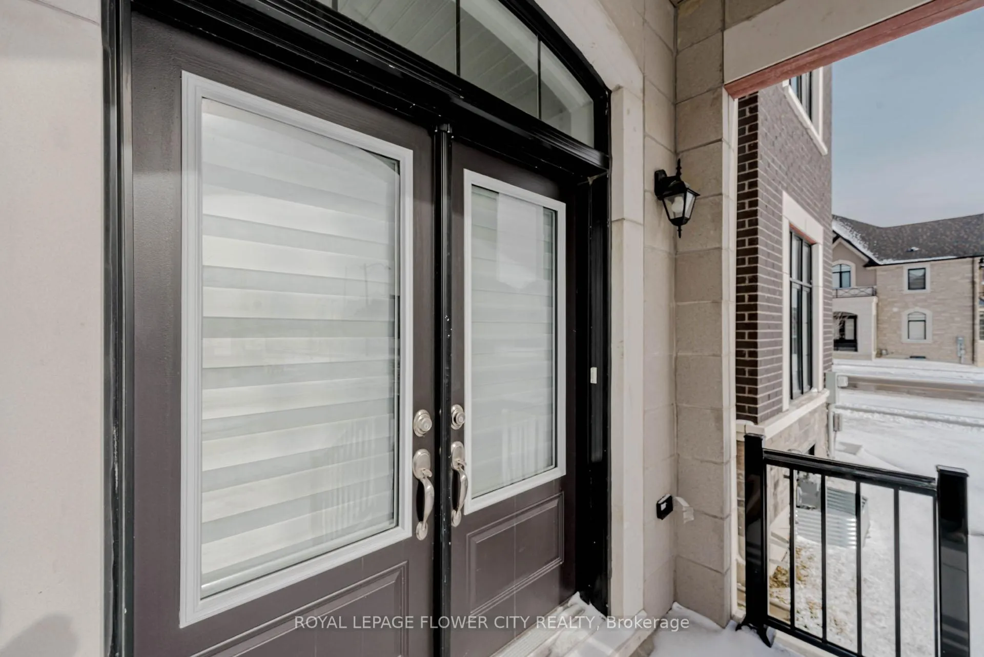 Photo 3 of 518 Kleinburg Summit Way, Vaughan, Kleinburg — HOMEH