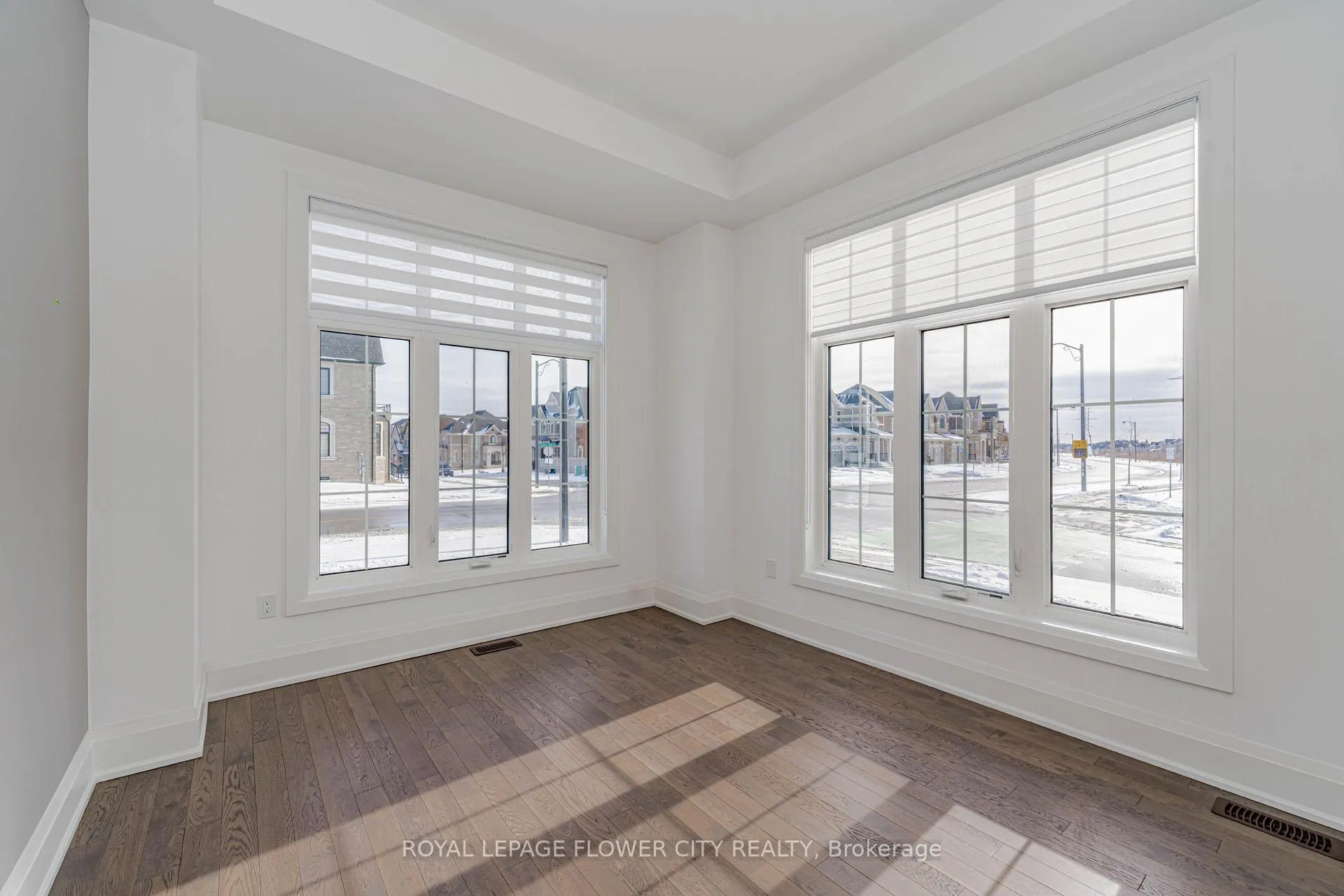 Photo 5 of 518 Kleinburg Summit Way, Vaughan, Kleinburg — HOMEH
