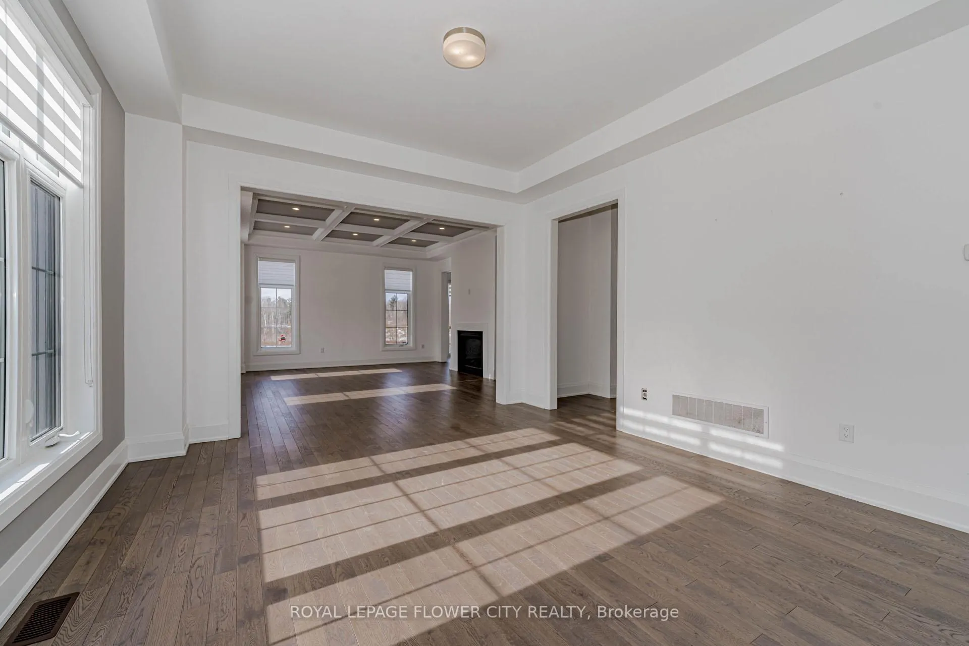 Photo 7 of 518 Kleinburg Summit Way, Vaughan, Kleinburg — HOMEH