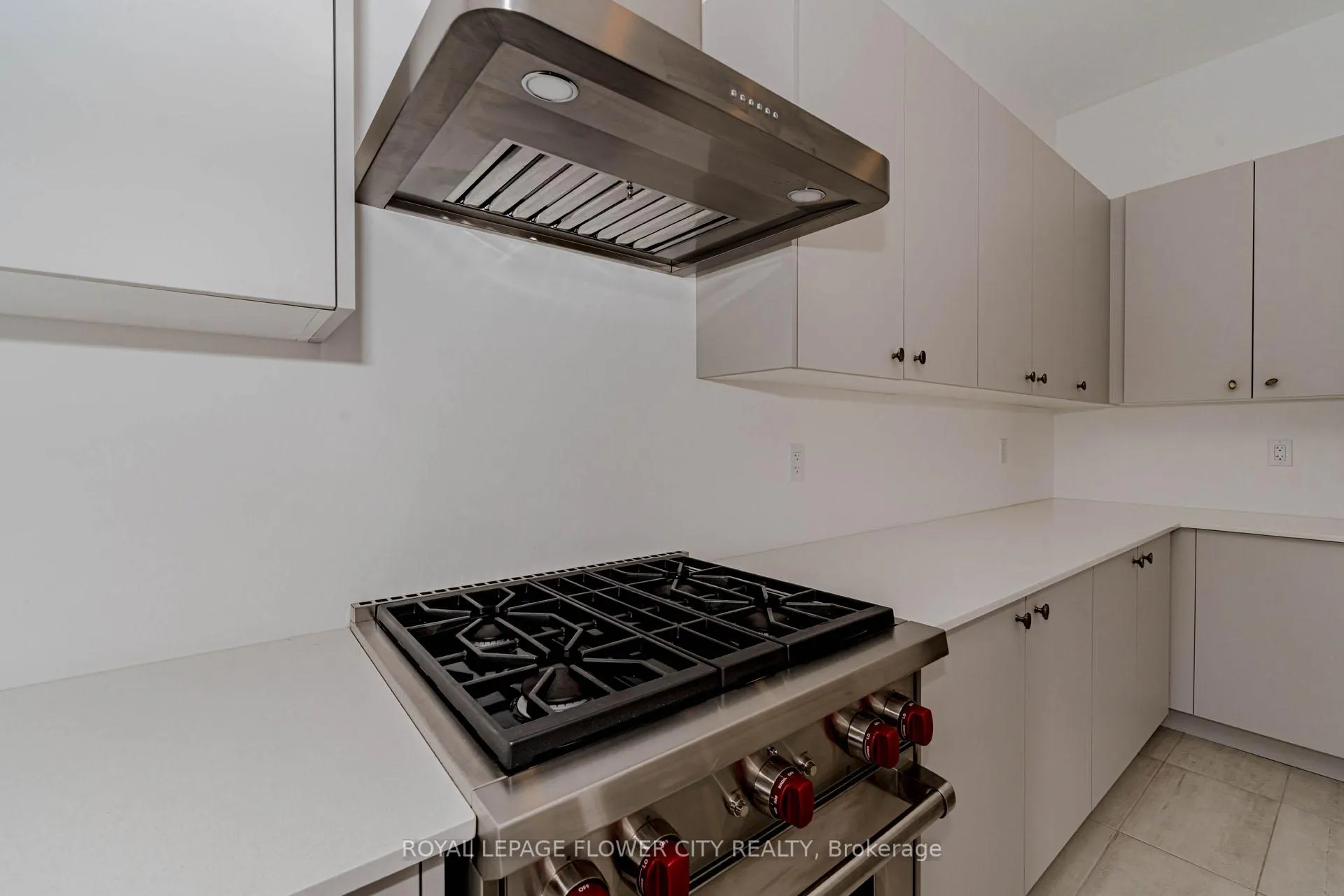 Photo 12 of 518 Kleinburg Summit Way, Vaughan, Kleinburg — HOMEH