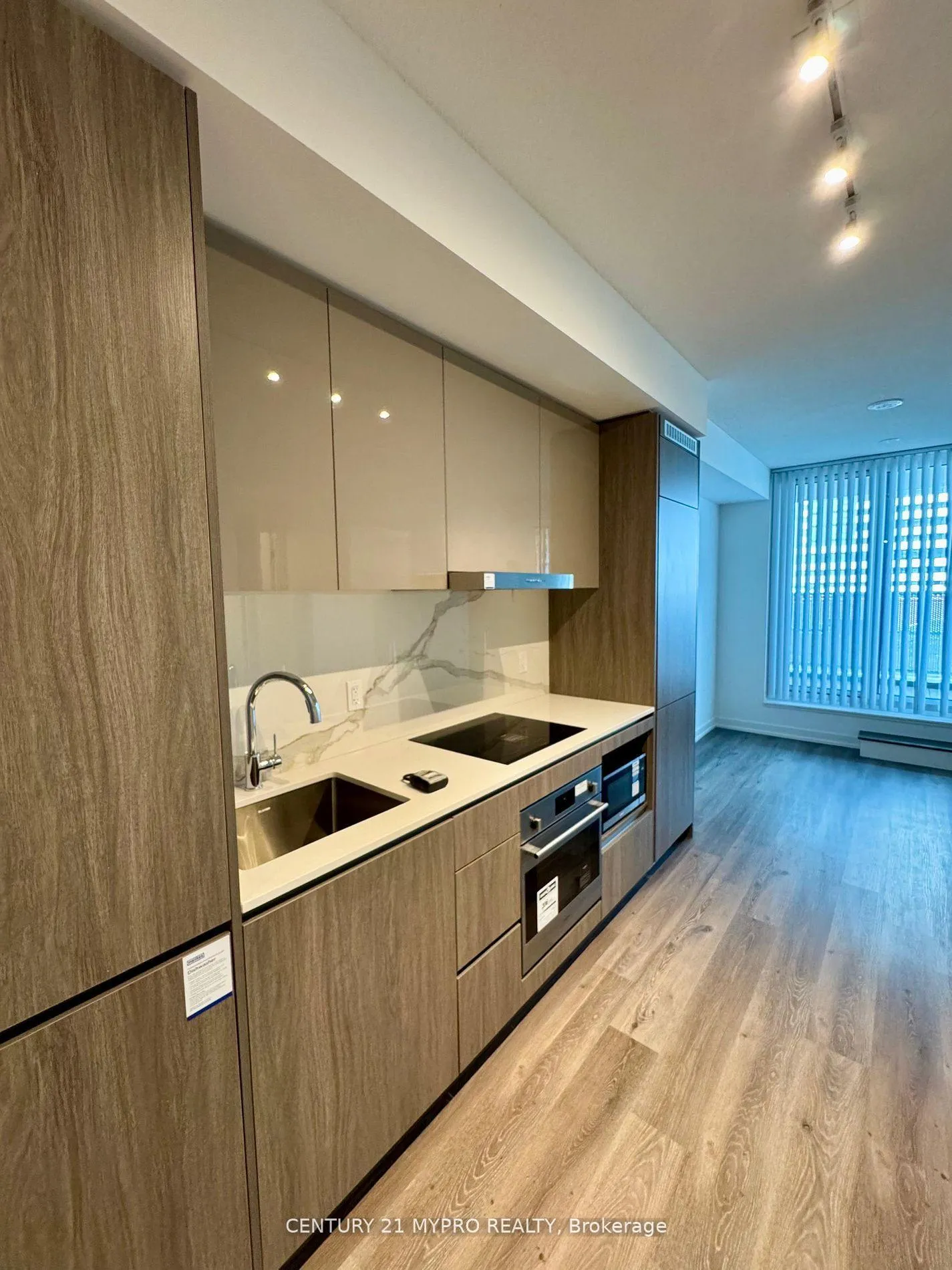 Photo 2 of Unit 321, 28 Interchange Way, Vaughan, Vaughan Corporate Centre — HOMEH