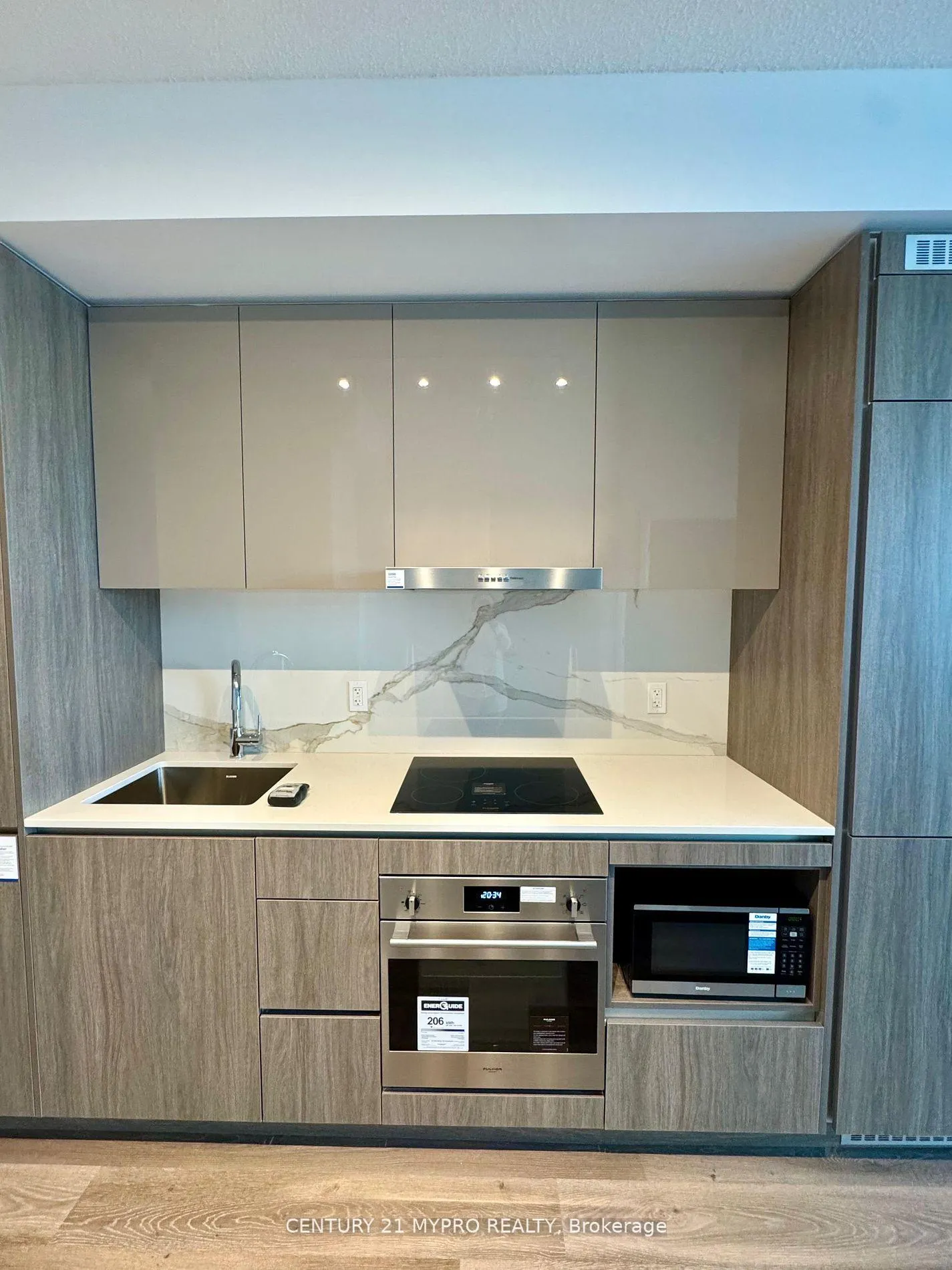 Photo 3 of Unit 321, 28 Interchange Way, Vaughan, Vaughan Corporate Centre — HOMEH