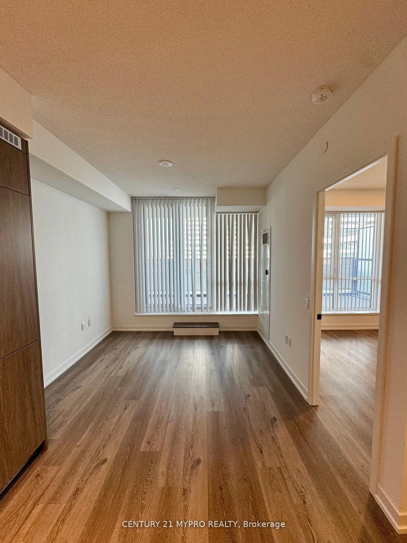 Photo 4 of Unit 321, 28 Interchange Way, Vaughan, Vaughan Corporate Centre — HOMEH