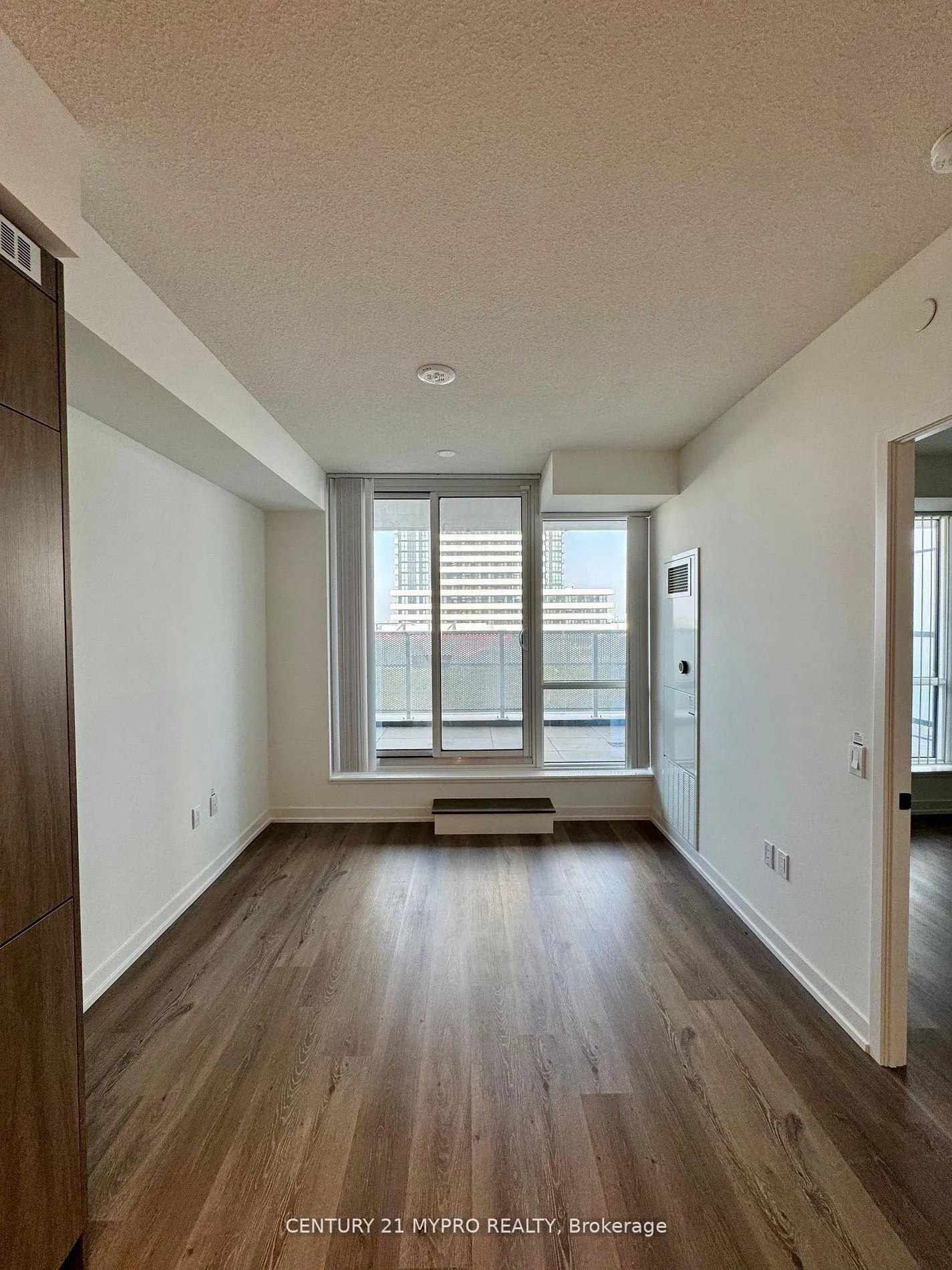 Photo 7 of Unit 321, 28 Interchange Way, Vaughan, Vaughan Corporate Centre — HOMEH