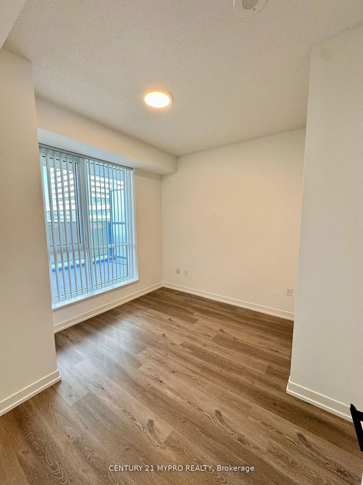 Photo 9 of Unit 321, 28 Interchange Way, Vaughan, Vaughan Corporate Centre — HOMEH