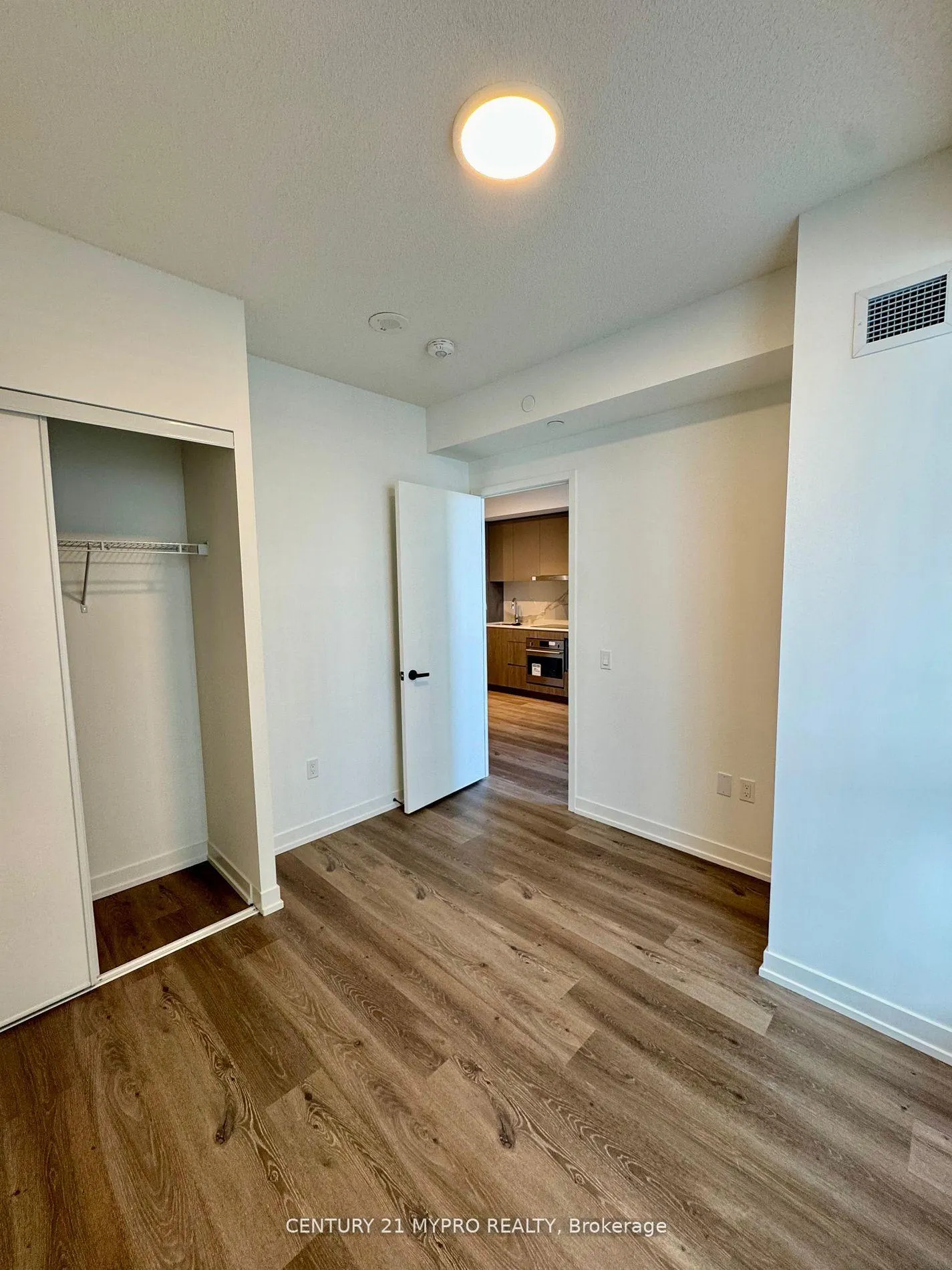 Photo 10 of Unit 321, 28 Interchange Way, Vaughan, Vaughan Corporate Centre — HOMEH