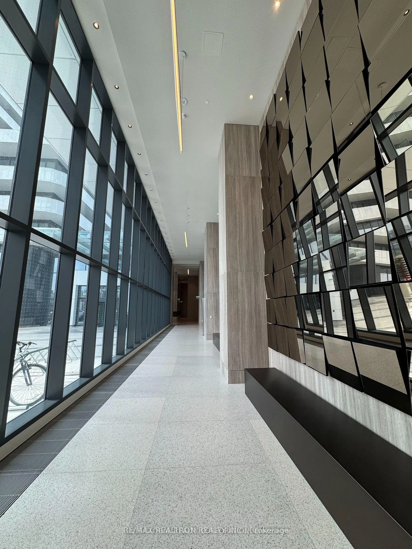 Photo 6 of Unit 5905, 225 Commerce Street, Vaughan, Vaughan Corporate Centre — HOMEH