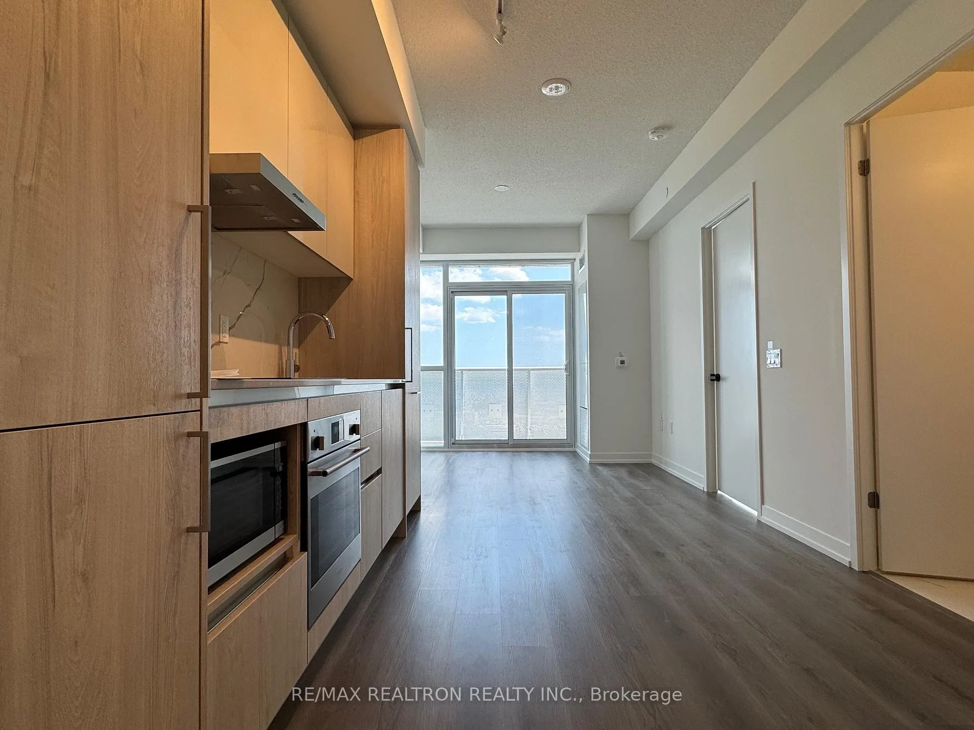 Photo 9 of Unit 5905, 225 Commerce Street, Vaughan, Vaughan Corporate Centre — HOMEH