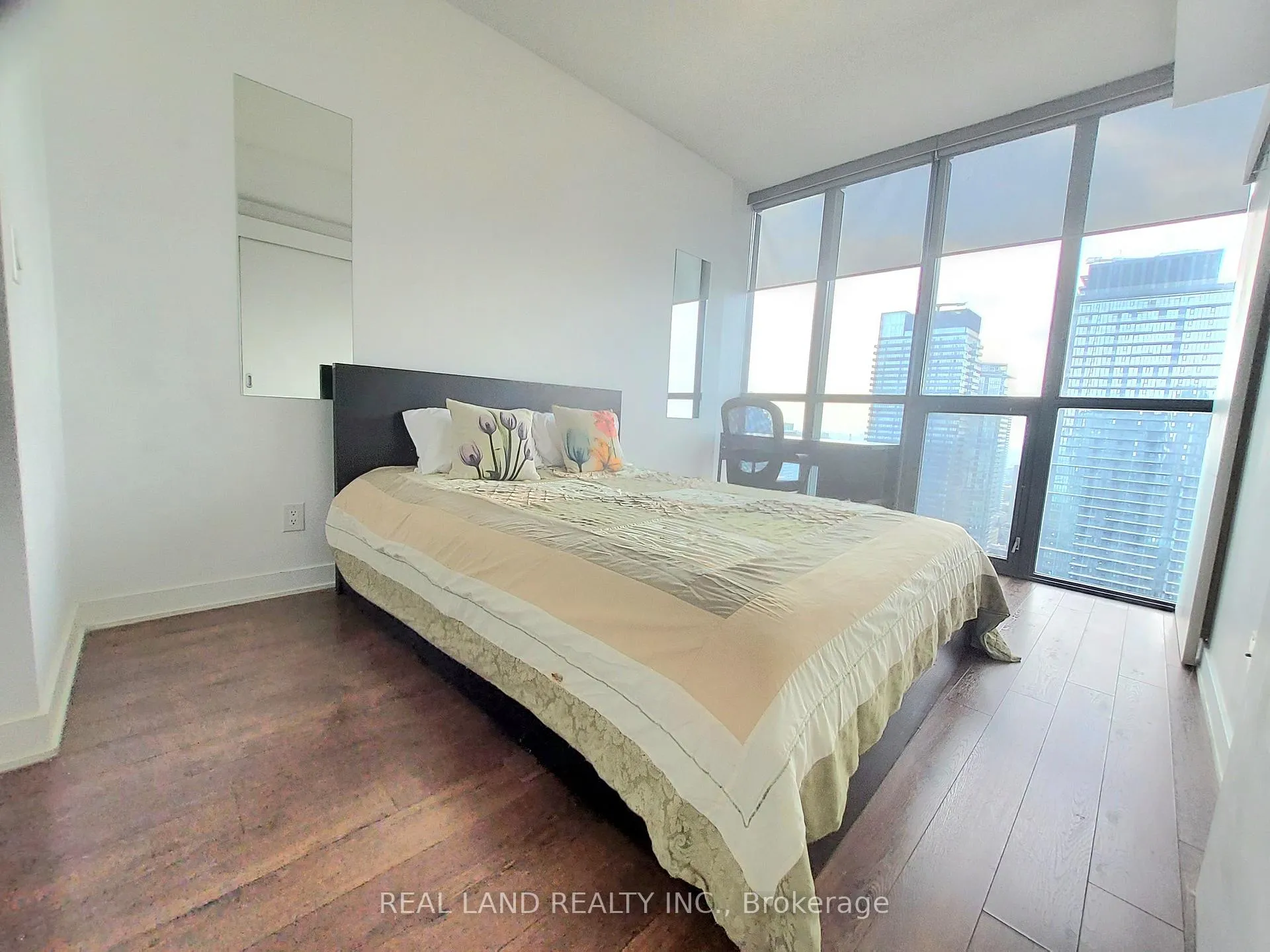 Photo 8 of Unit 4005, 110 Charles Street E, Toronto, Church-Yonge Corridor — HOMEH
