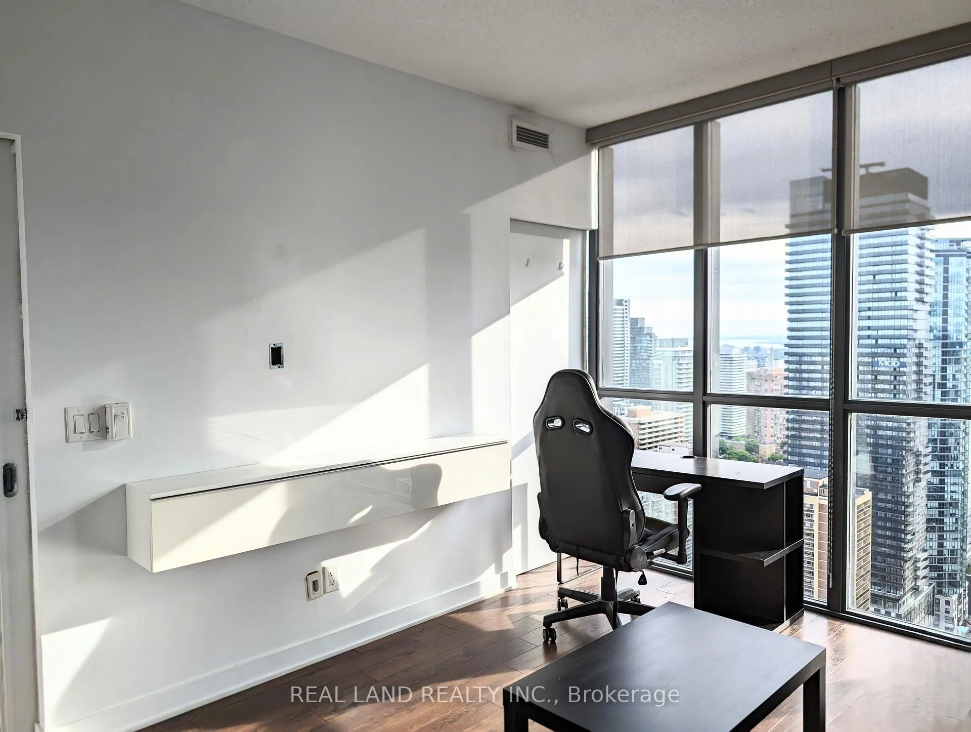 Photo 10 of Unit 4005, 110 Charles Street E, Toronto, Church-Yonge Corridor — HOMEH