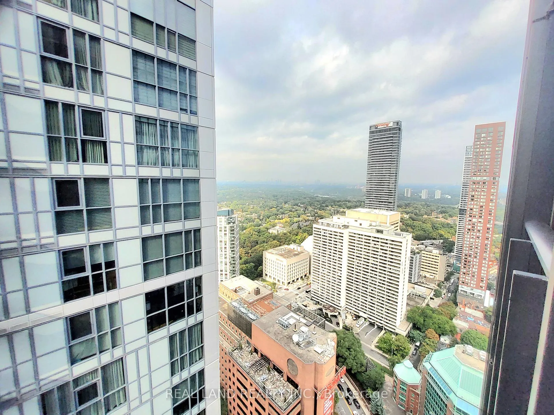 Photo 14 of Unit 4005, 110 Charles Street E, Toronto, Church-Yonge Corridor — HOMEH