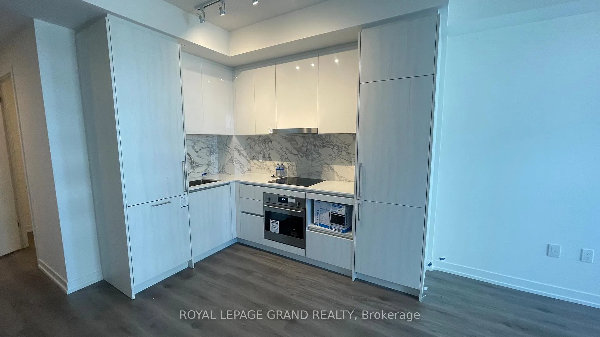 Photo 9 of Unit 2201, 225 Commerce Street, Vaughan, Vaughan Corporate Centre — HOMEH