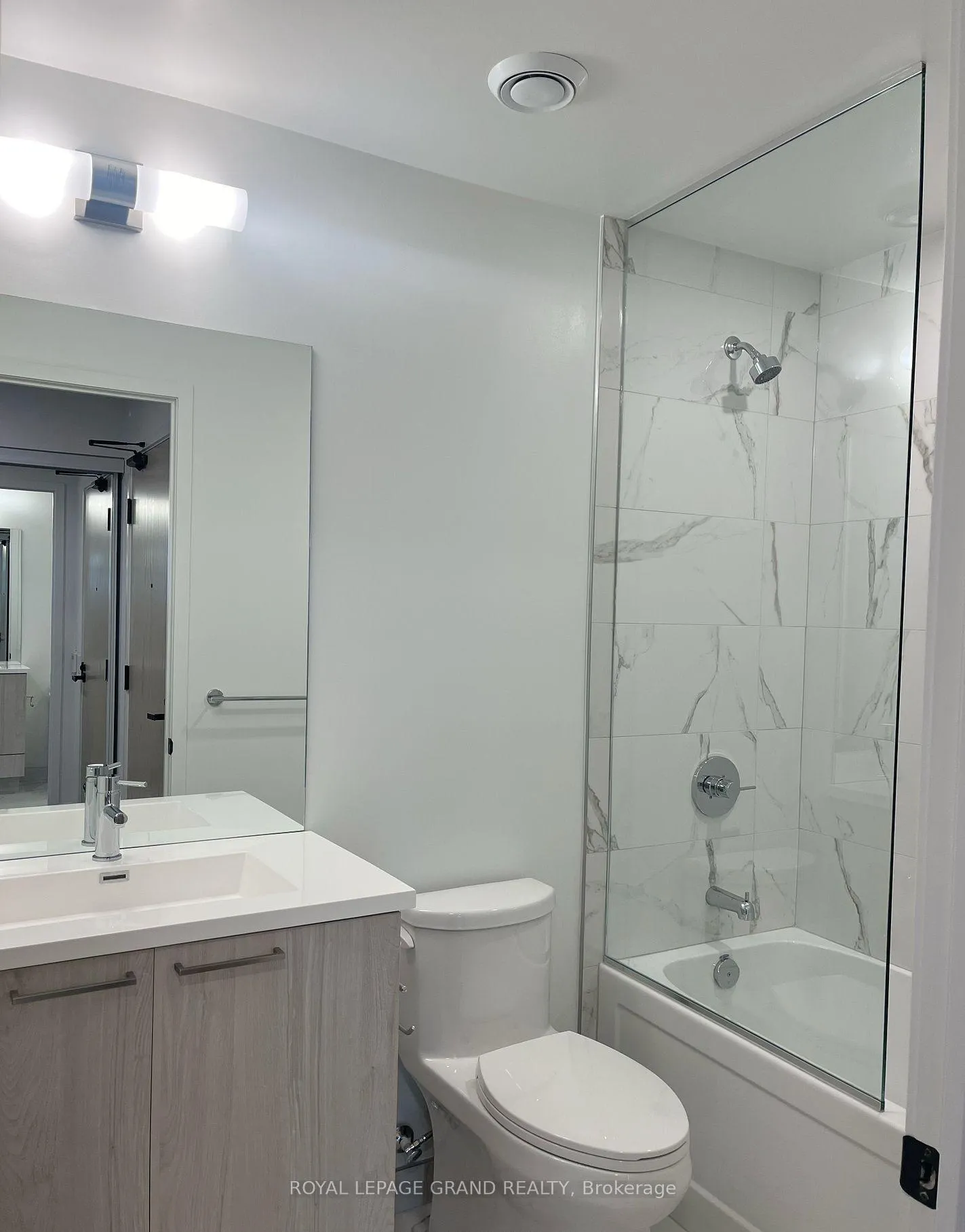 Photo 10 of Unit 2201, 225 Commerce Street, Vaughan, Vaughan Corporate Centre — HOMEH