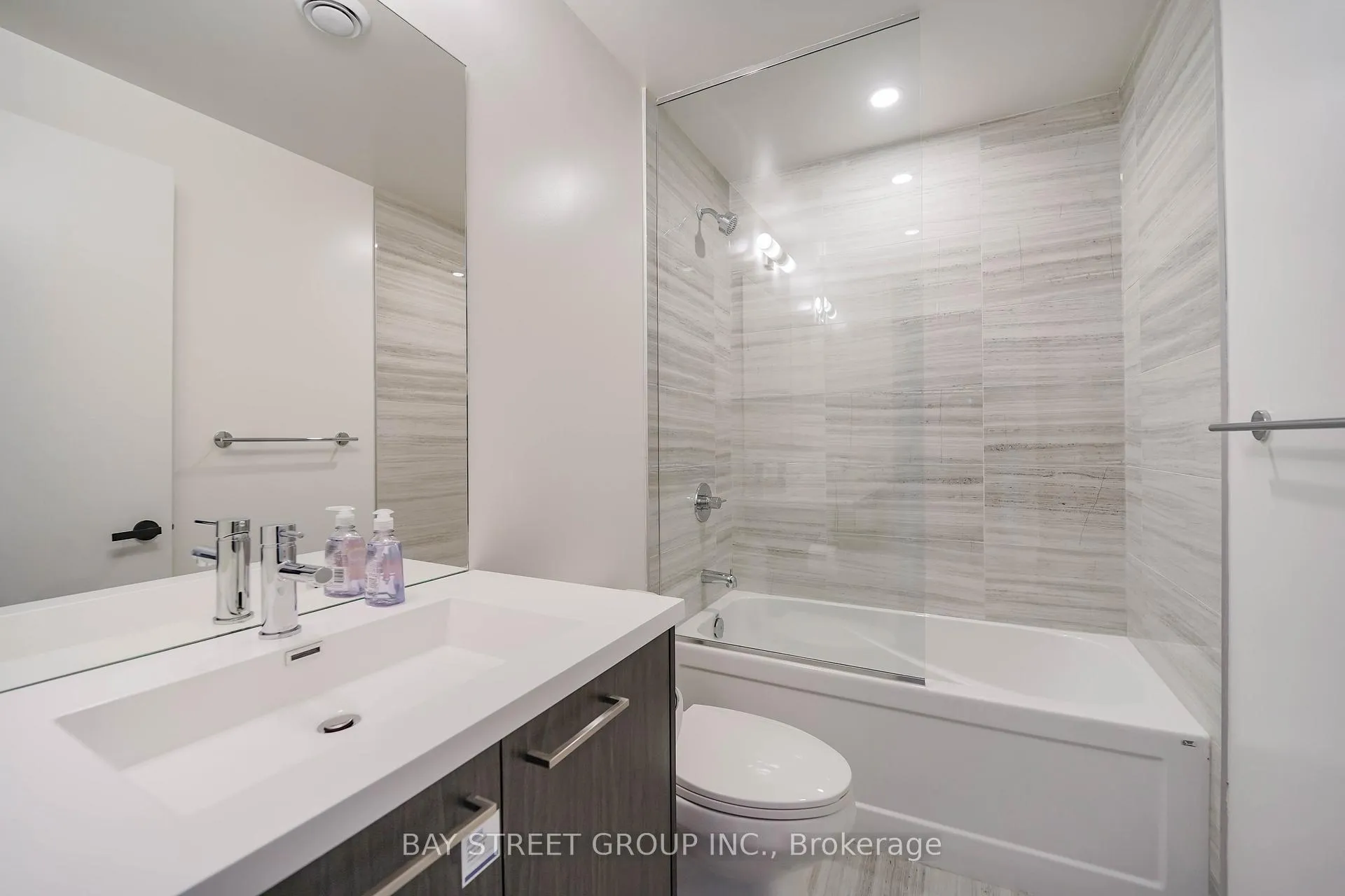 Photo 2 of Unit 4109, 28 Interchange Way, Vaughan, Vaughan Corporate Centre — HOMEH