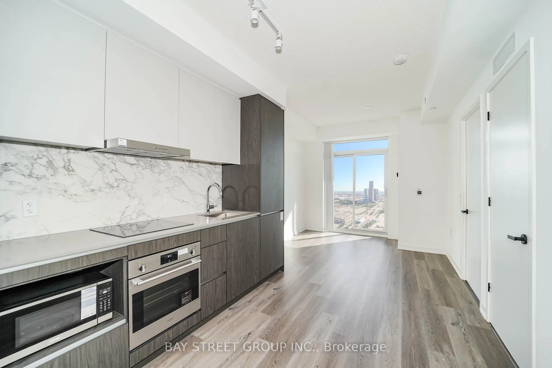 Photo 4 of Unit 4109, 28 Interchange Way, Vaughan, Vaughan Corporate Centre — HOMEH
