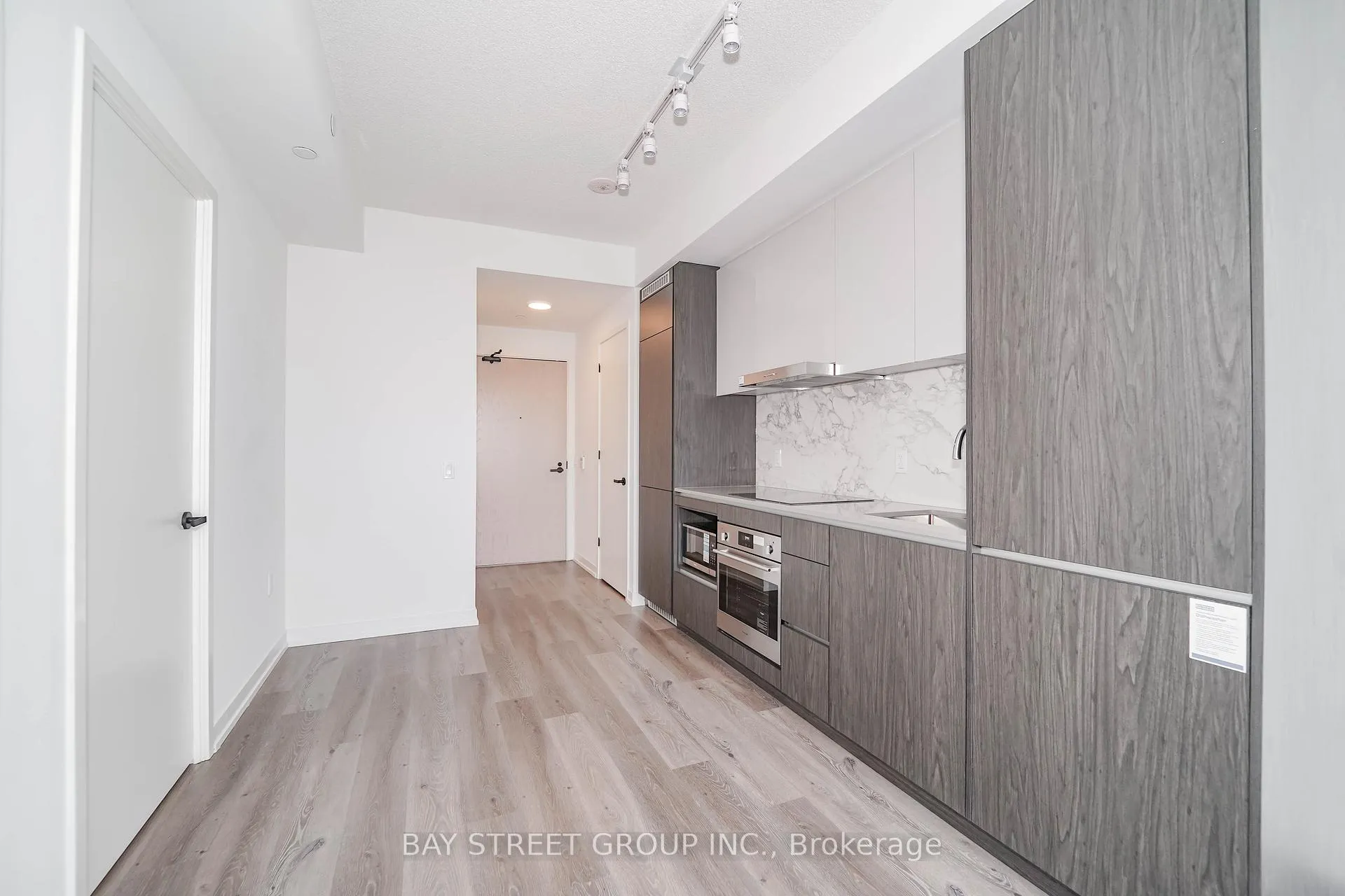 Photo 5 of Unit 4109, 28 Interchange Way, Vaughan, Vaughan Corporate Centre — HOMEH