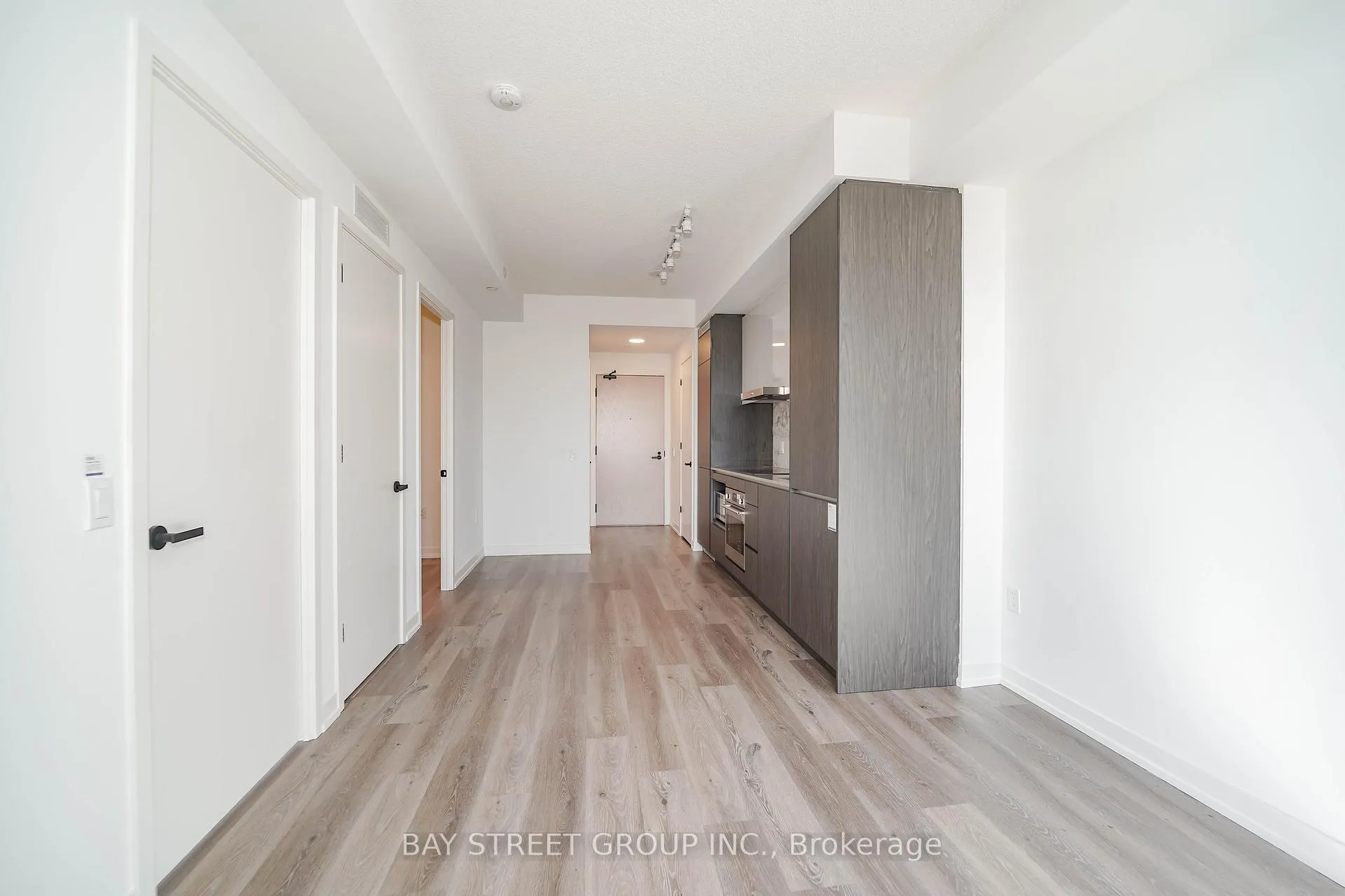 Photo 11 of Unit 4109, 28 Interchange Way, Vaughan, Vaughan Corporate Centre — HOMEH