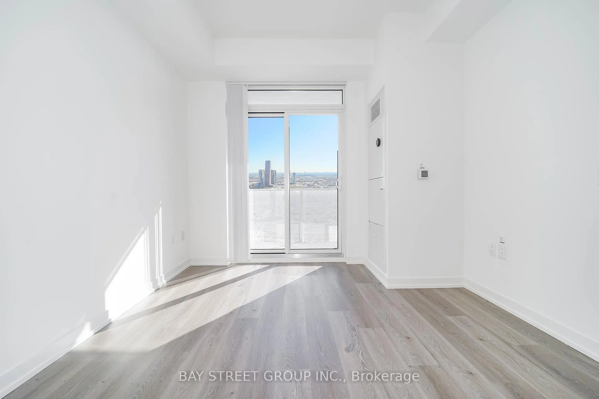 Photo 13 of Unit 4109, 28 Interchange Way, Vaughan, Vaughan Corporate Centre — HOMEH